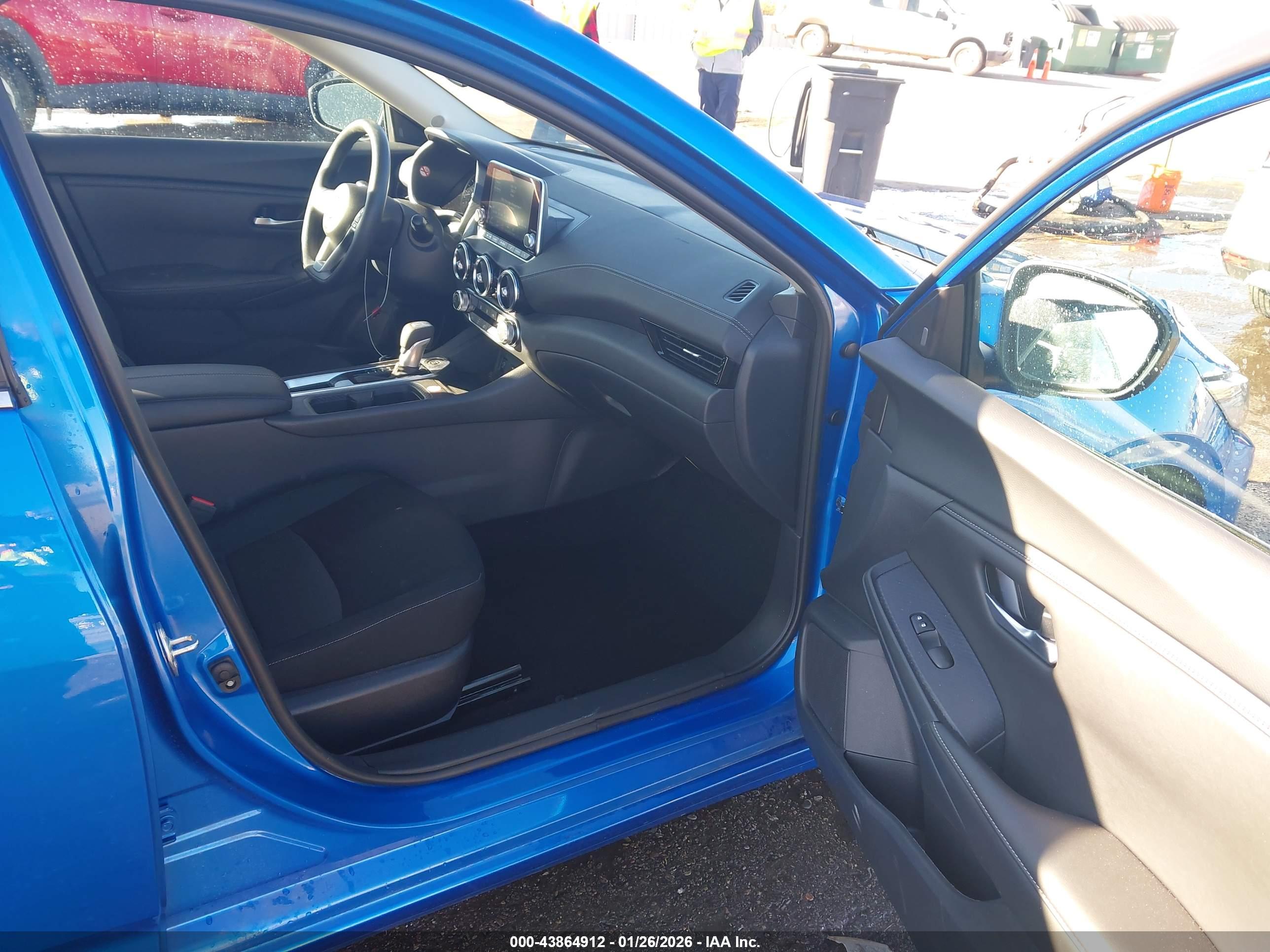 NISSAN SENTRA image 5