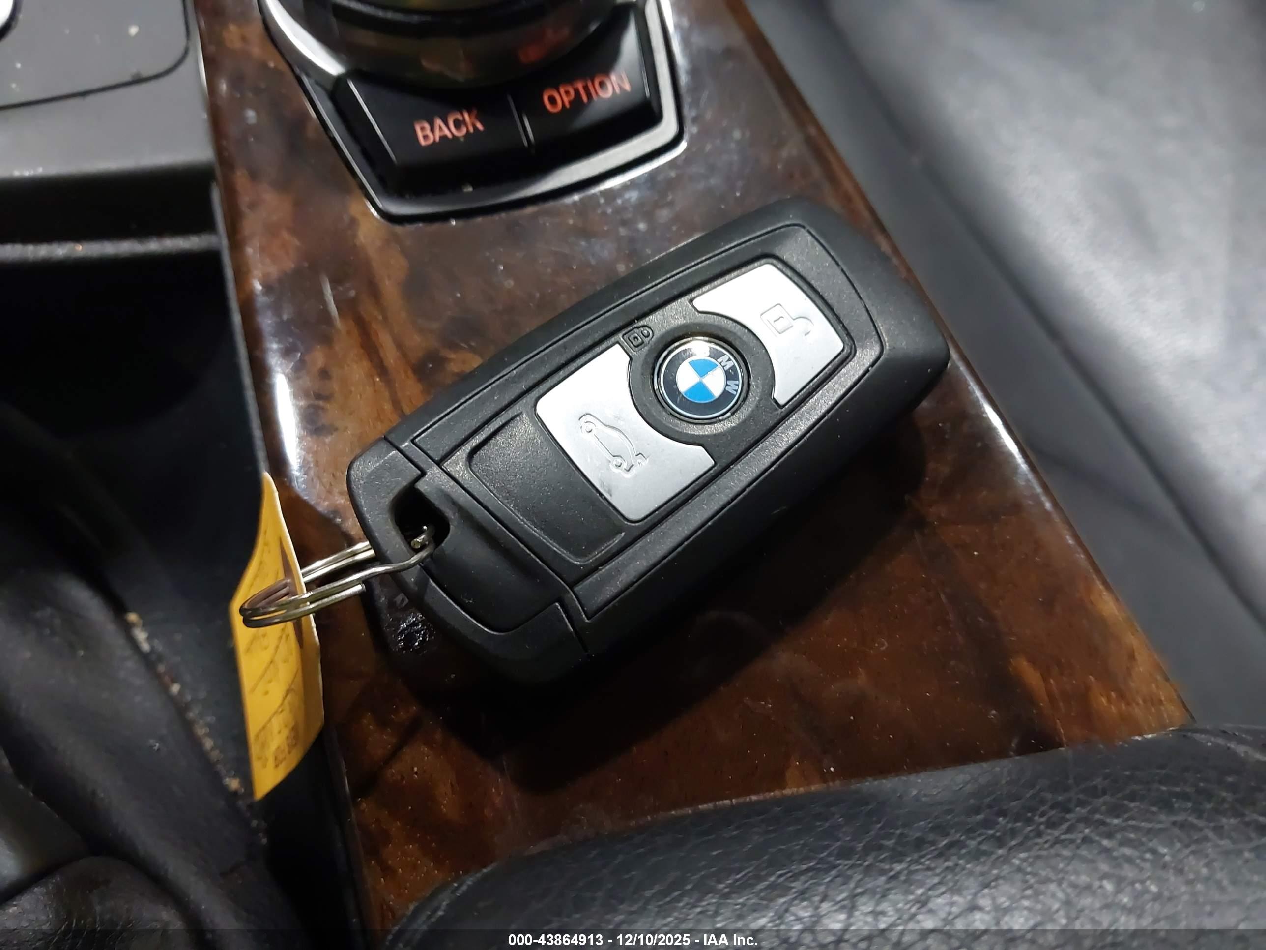 BMW 328I image 11