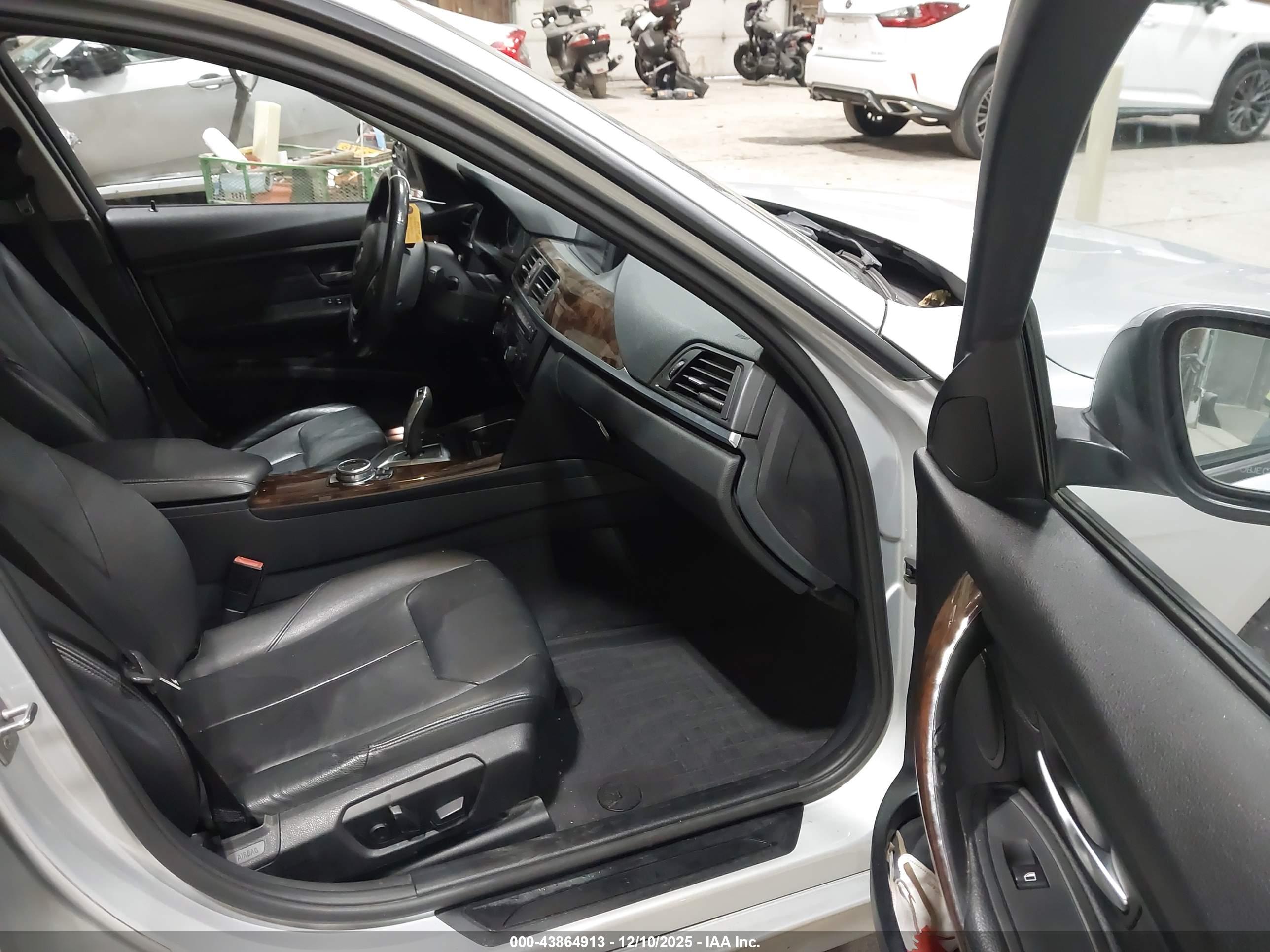BMW 328I image 5
