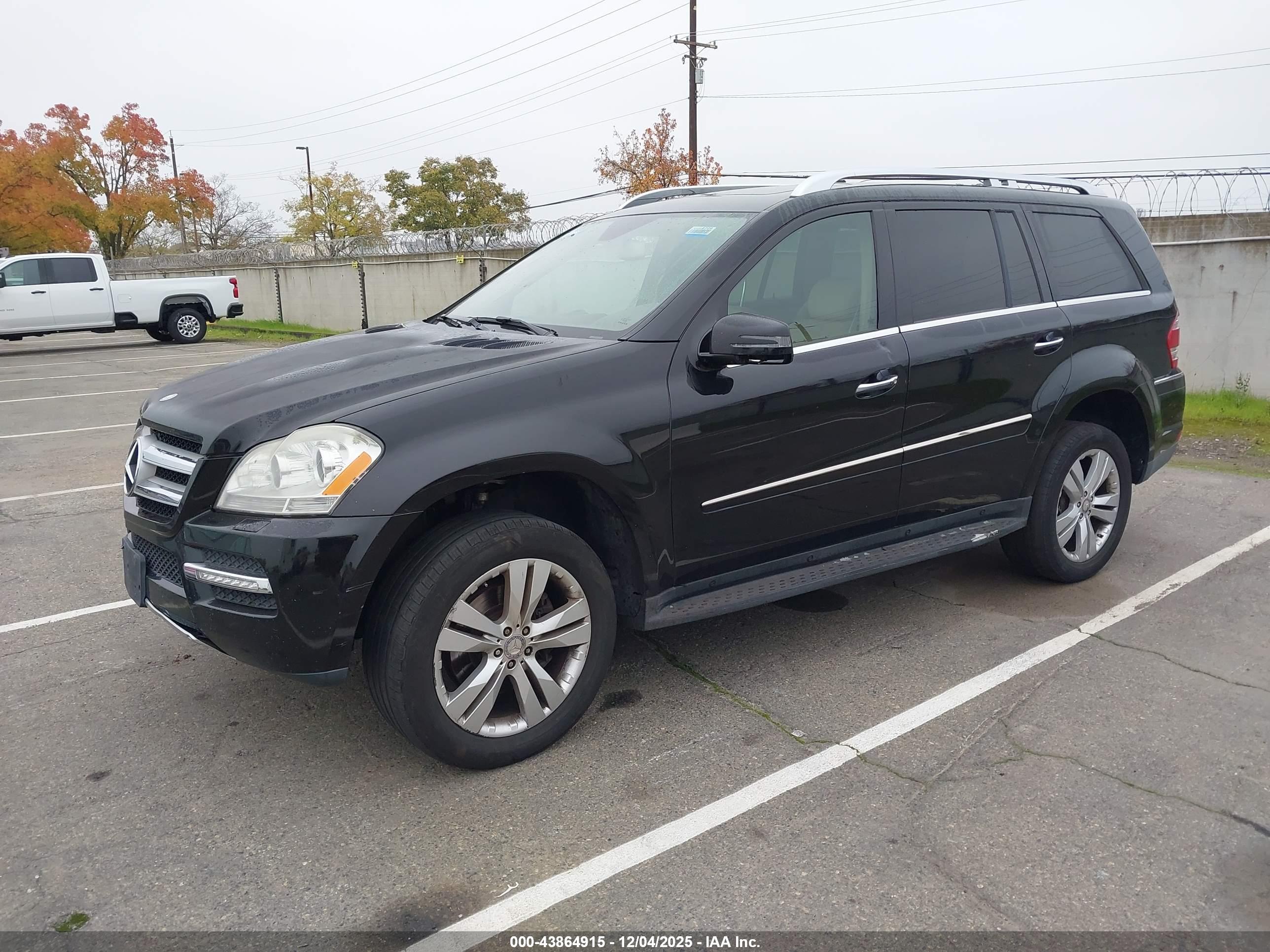 MERCEDES-BENZ GL image 2