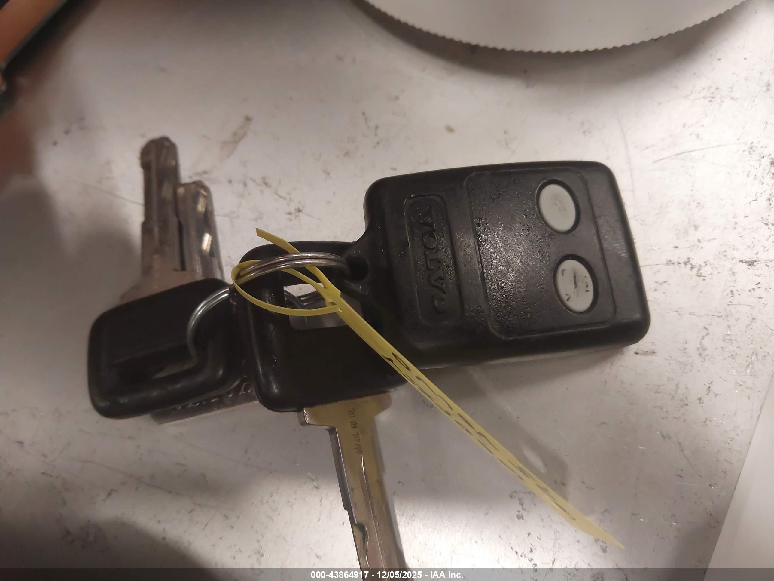VOLVO 850 image 11
