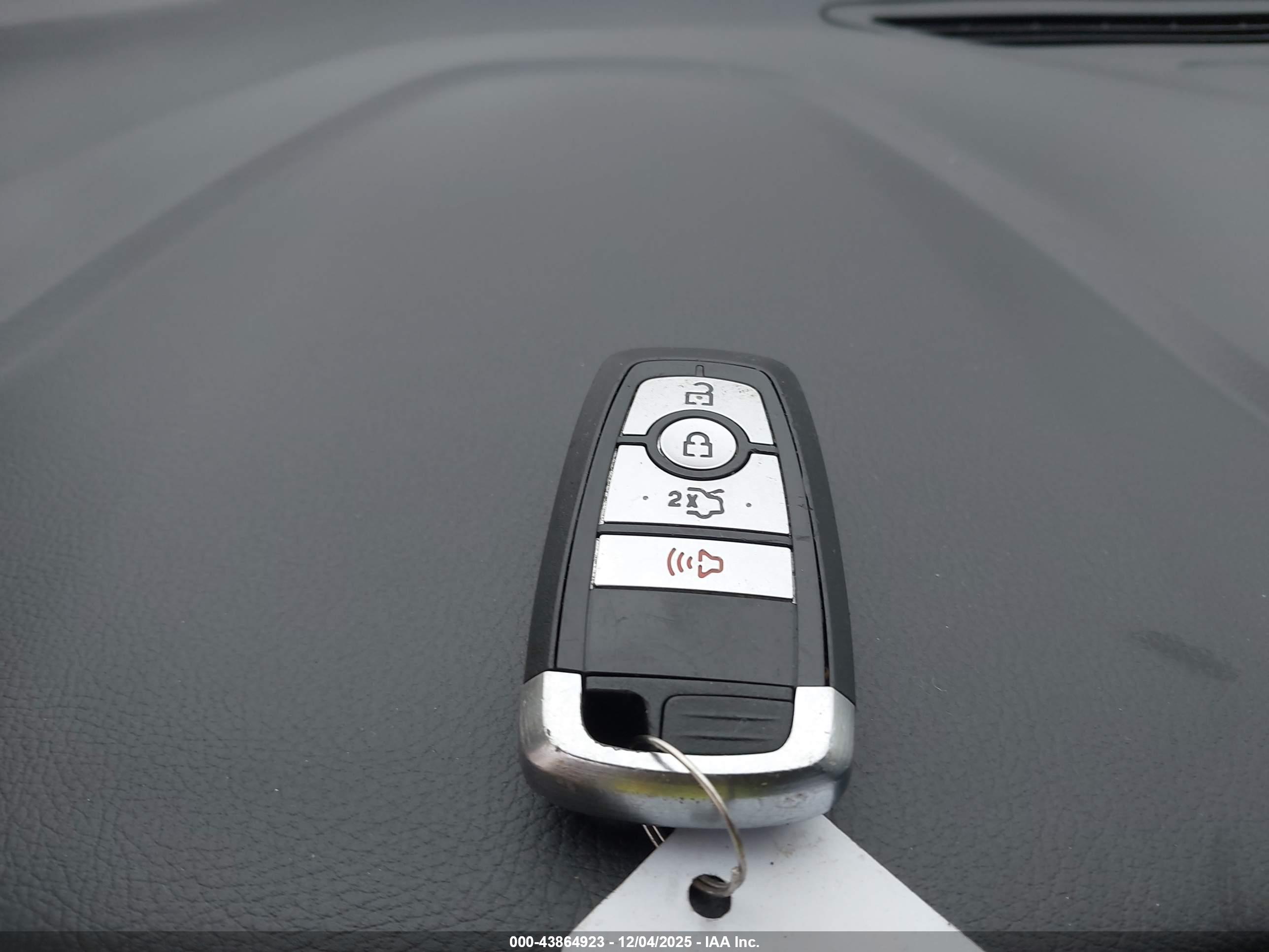 FORD FUSION image 11