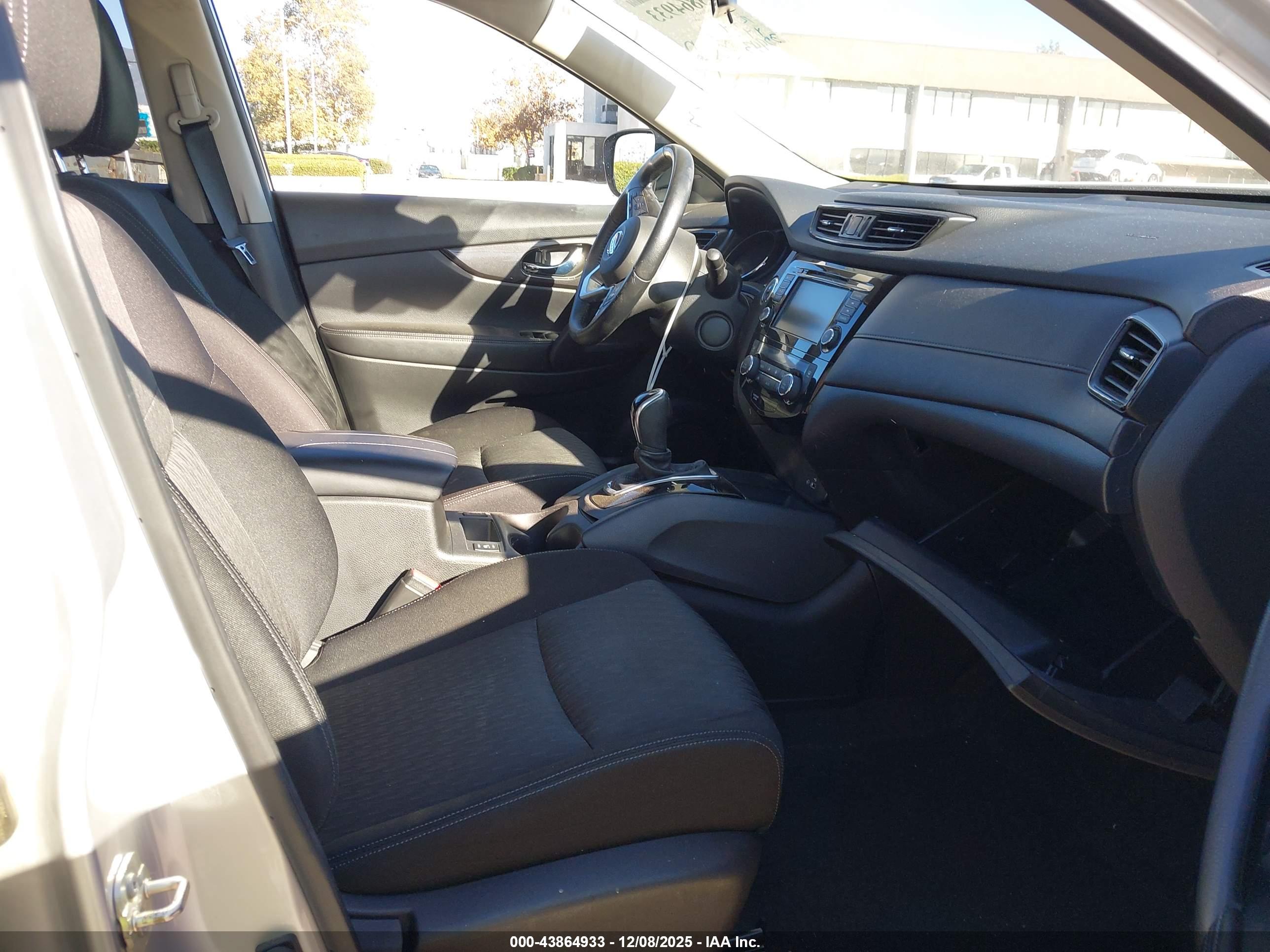 NISSAN ROGUE image 5