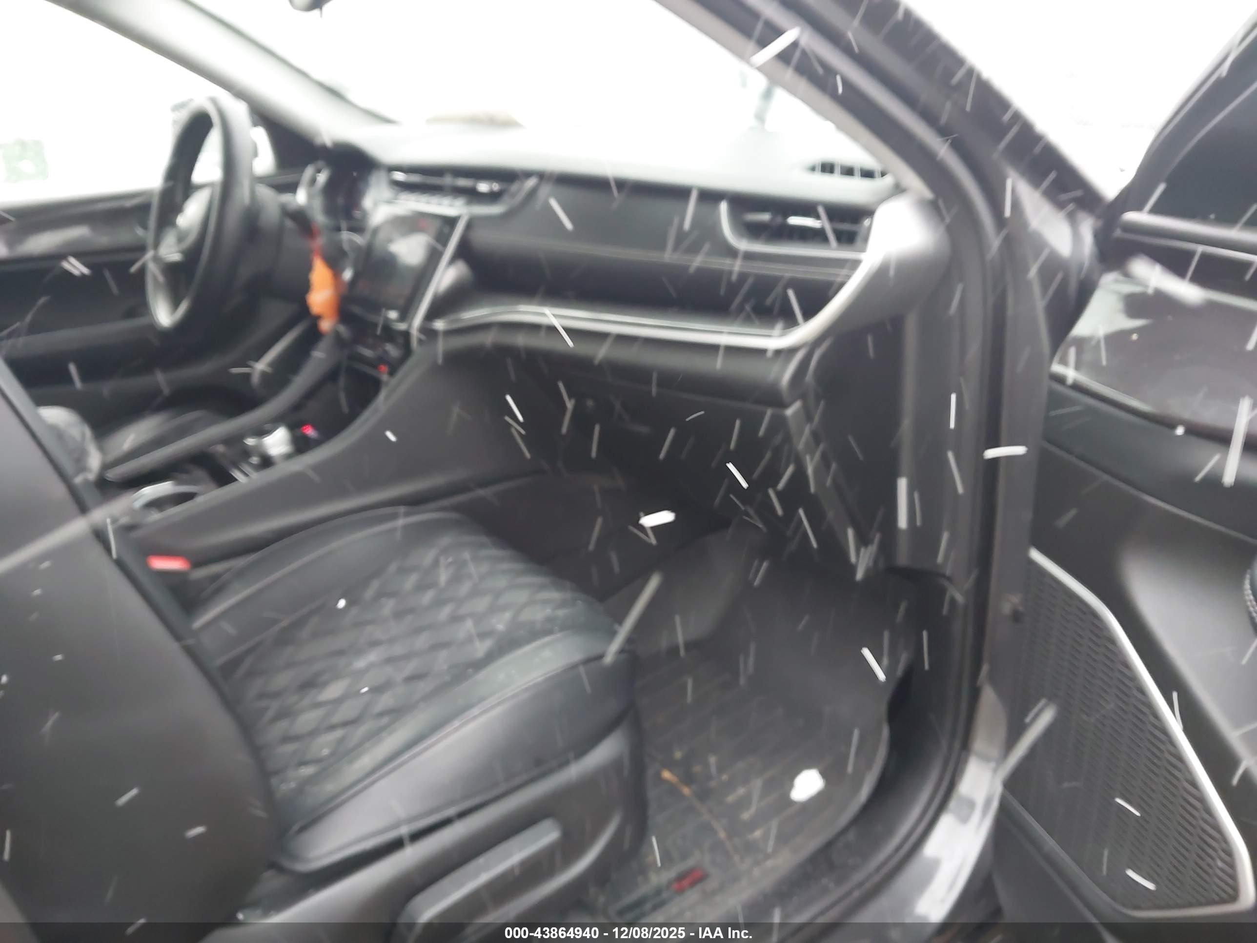 JEEP GRAND image 5