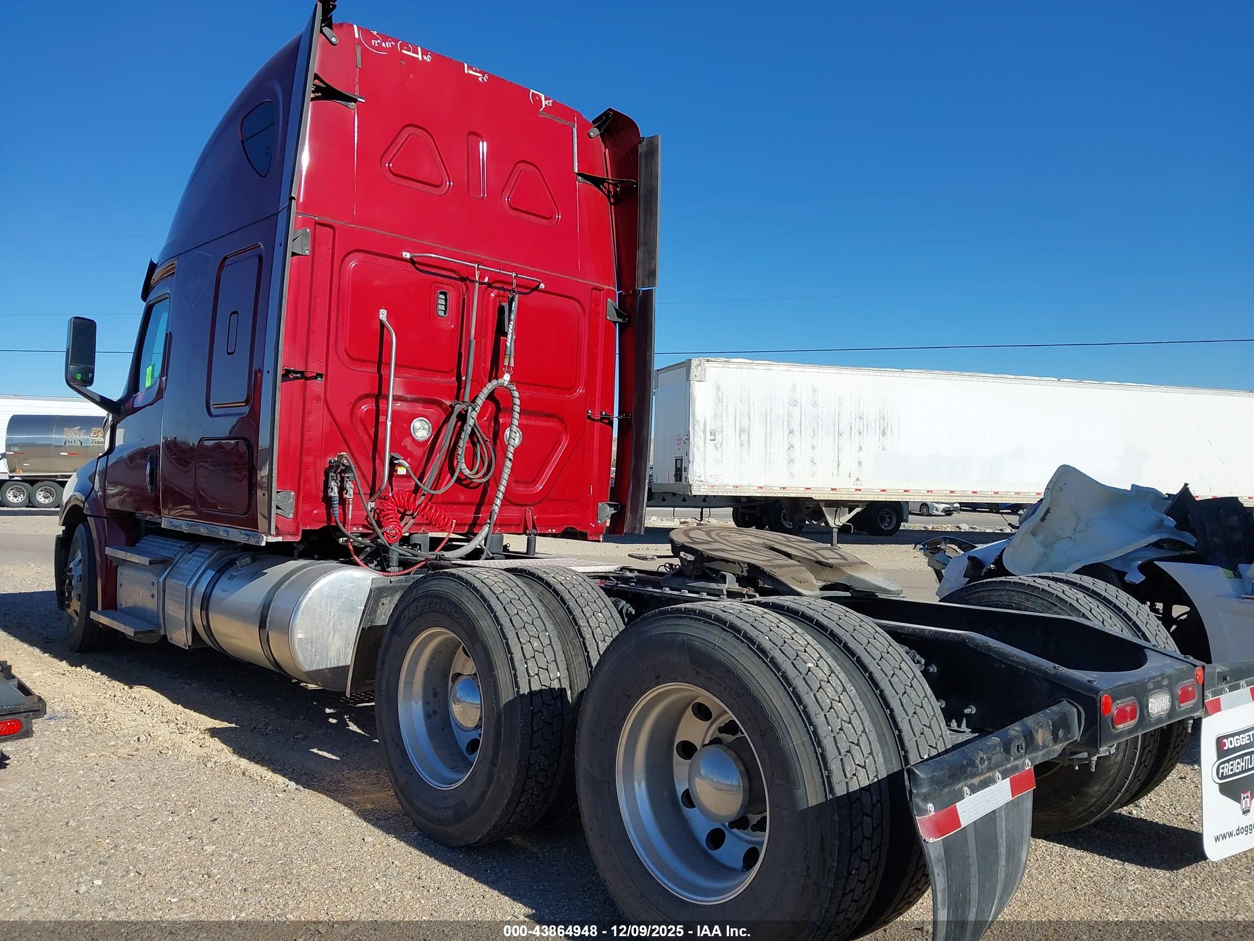 FREIGHTLINER NEW image 3