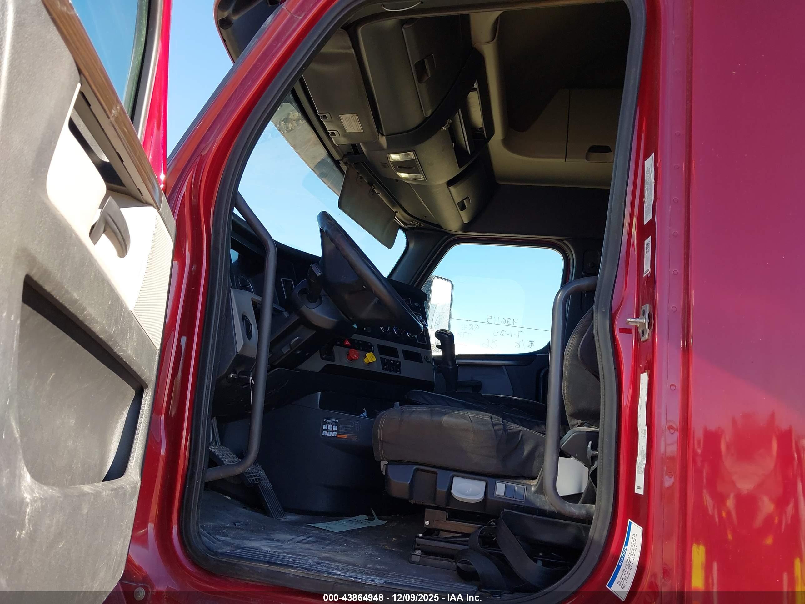 FREIGHTLINER NEW image 8
