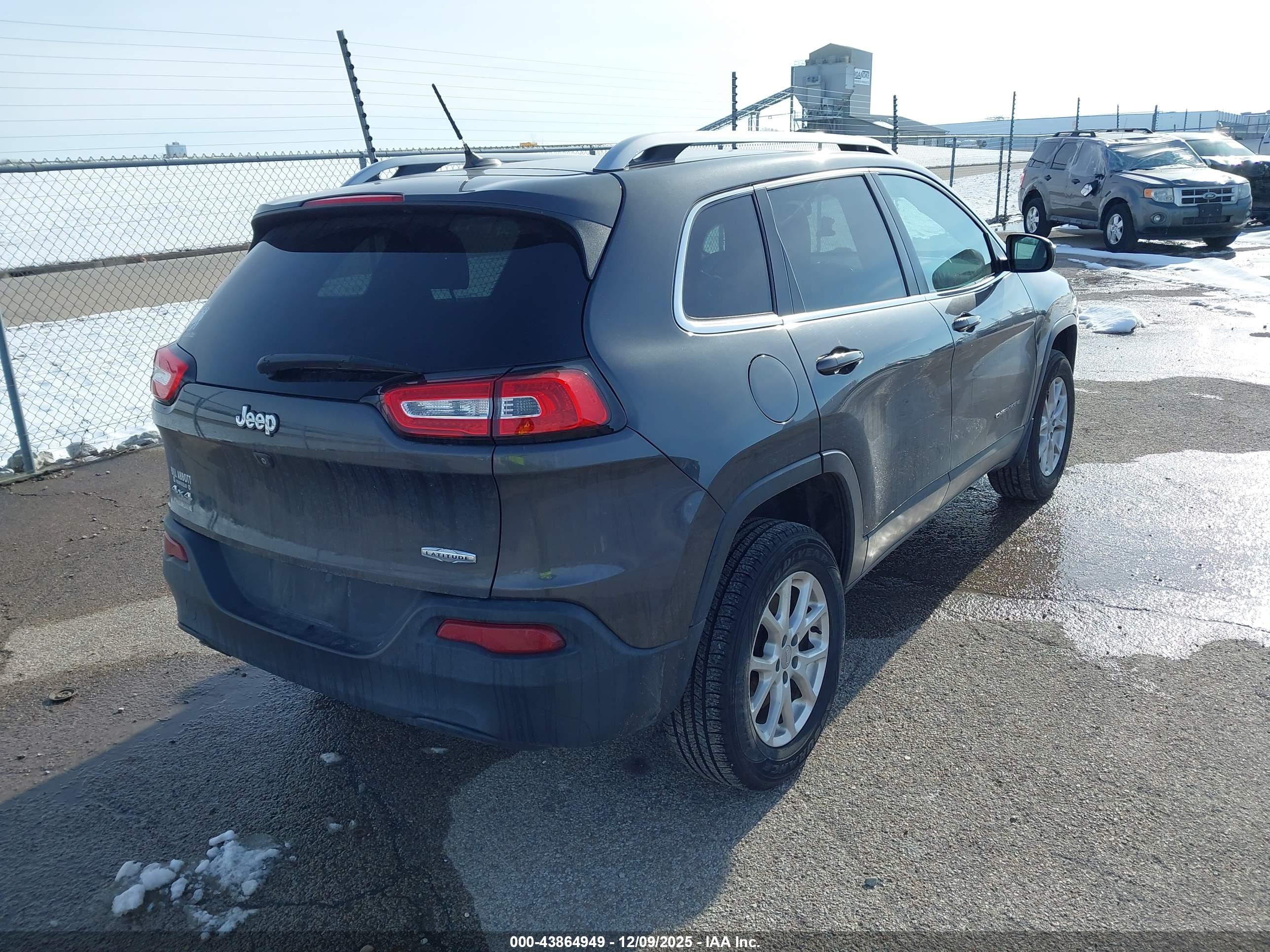 JEEP CHEROKEE image 4