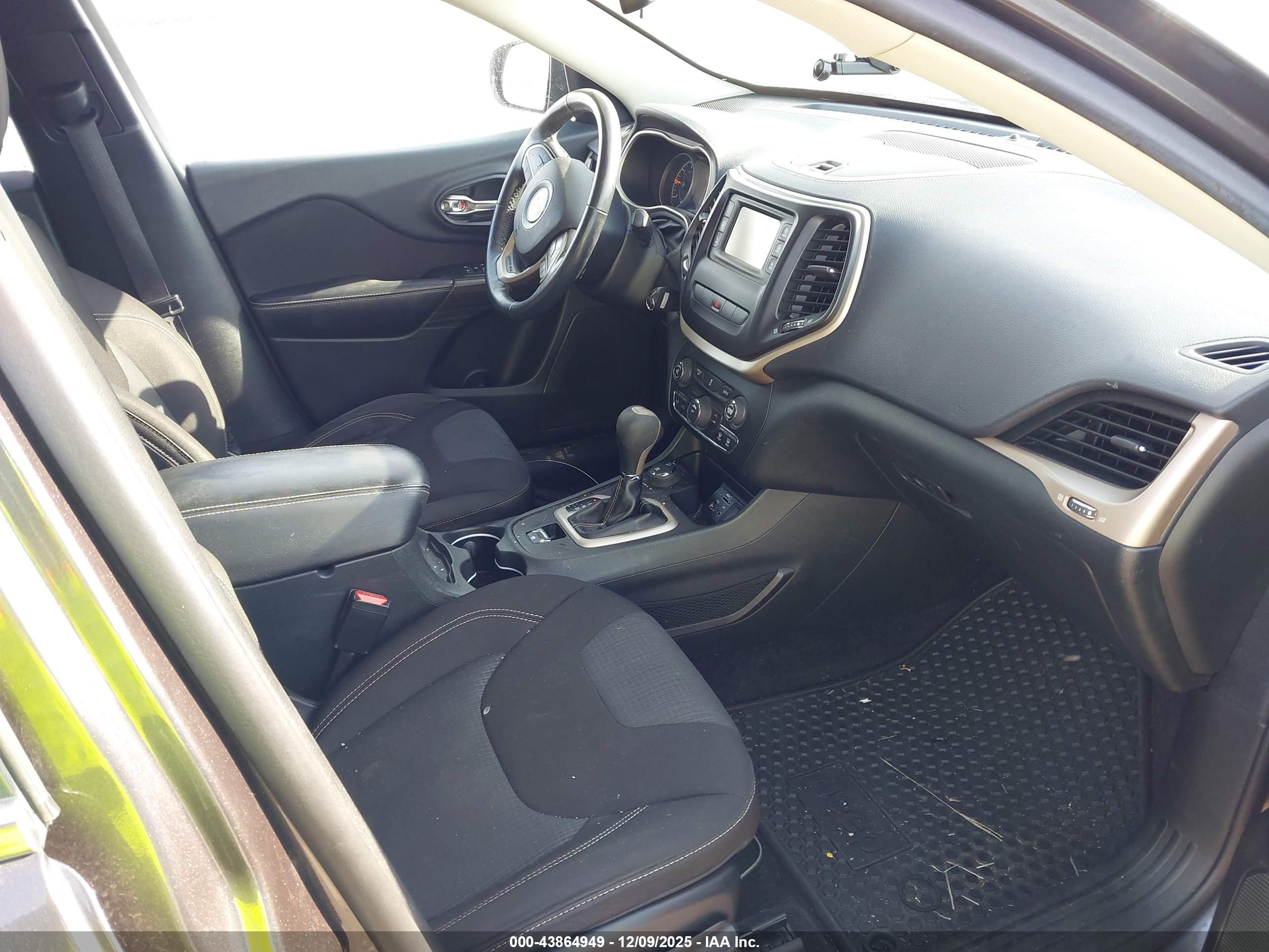 JEEP CHEROKEE image 5
