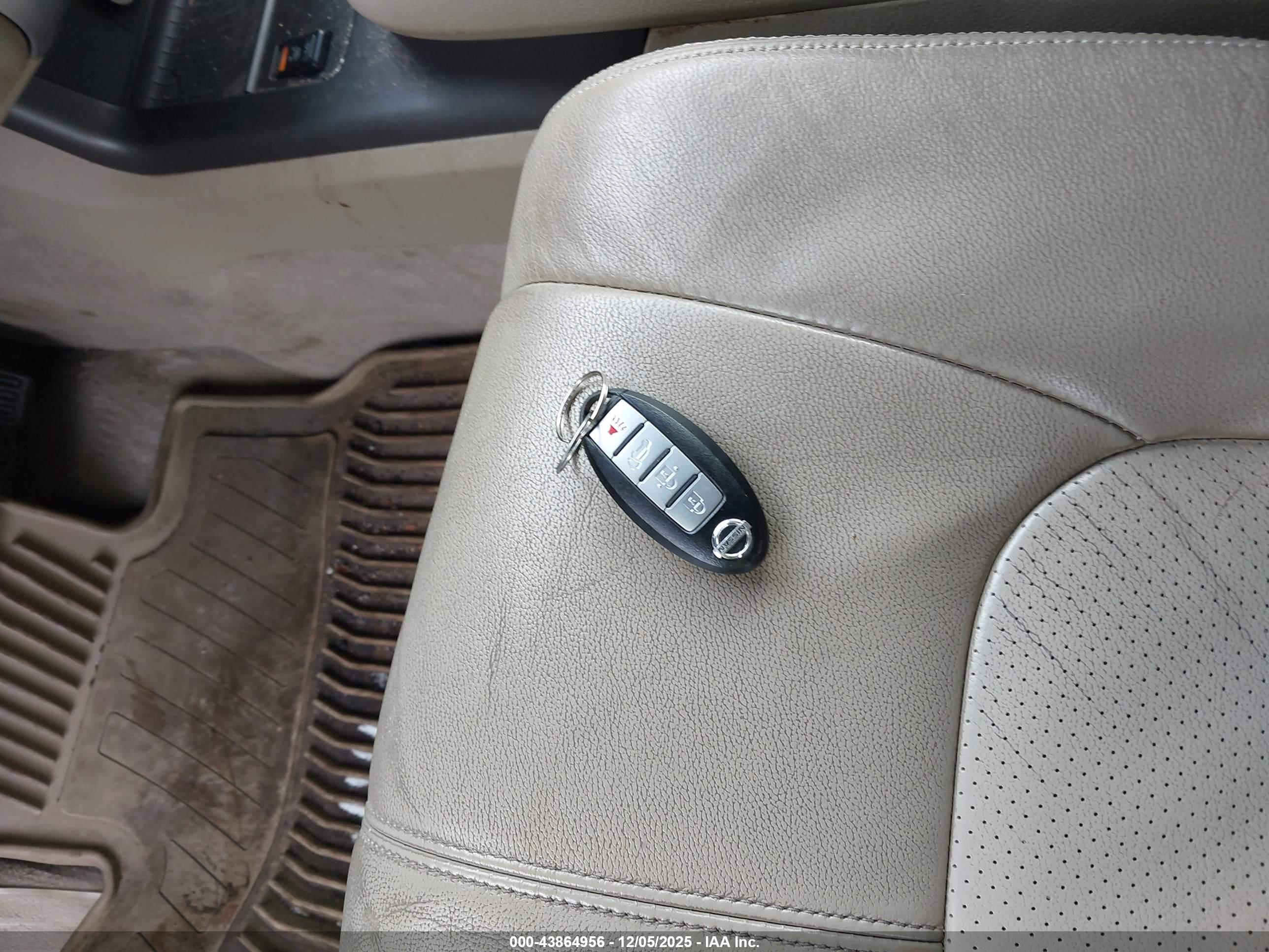 NISSAN MURANO image 11