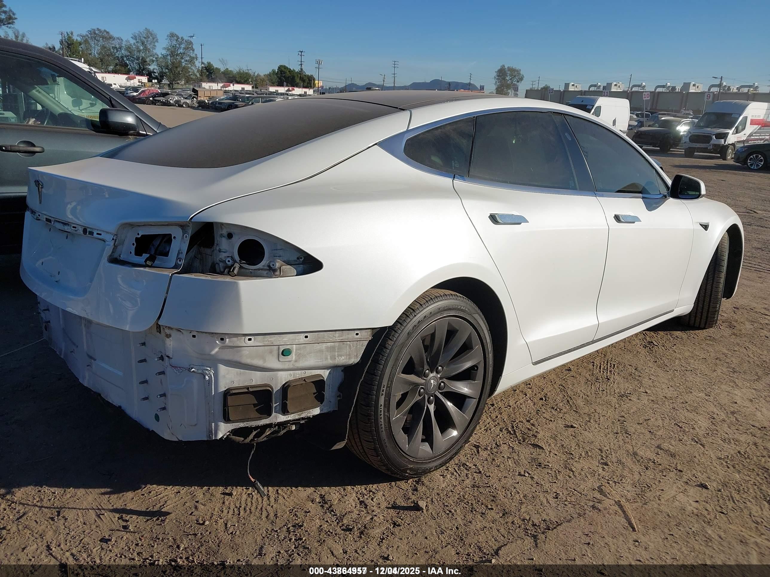 TESLA MODEL image 4