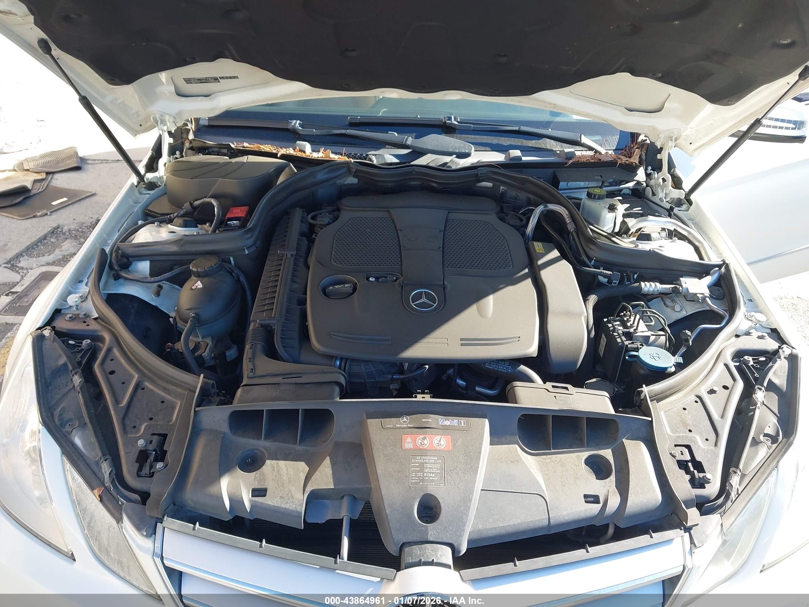 MERCEDES-BENZ E image 10