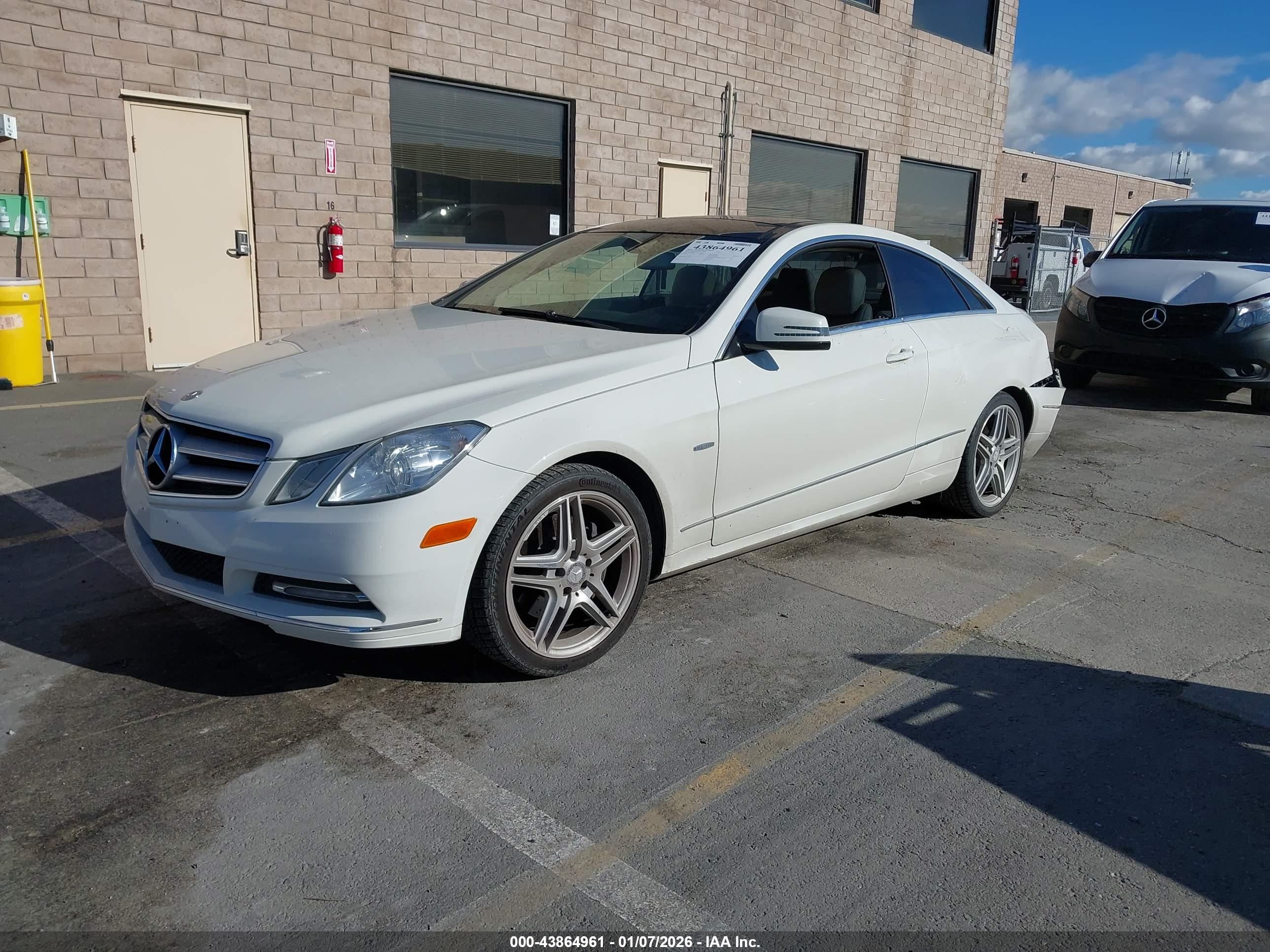 MERCEDES-BENZ E image 2