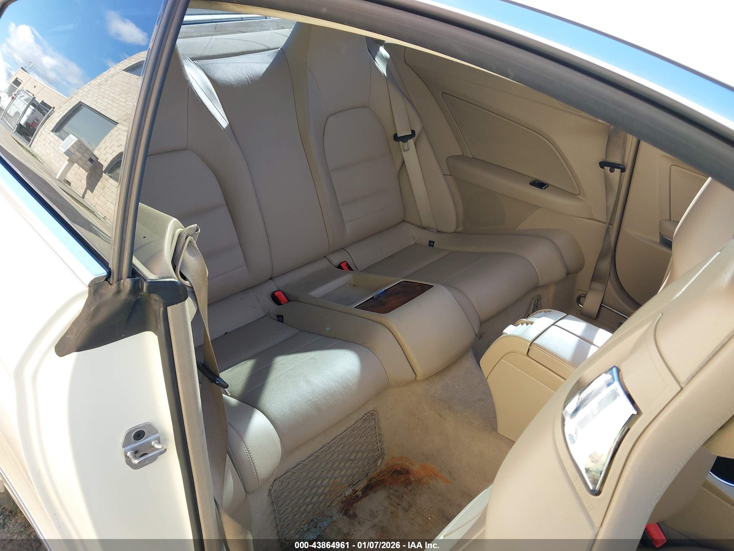 MERCEDES-BENZ E image 8