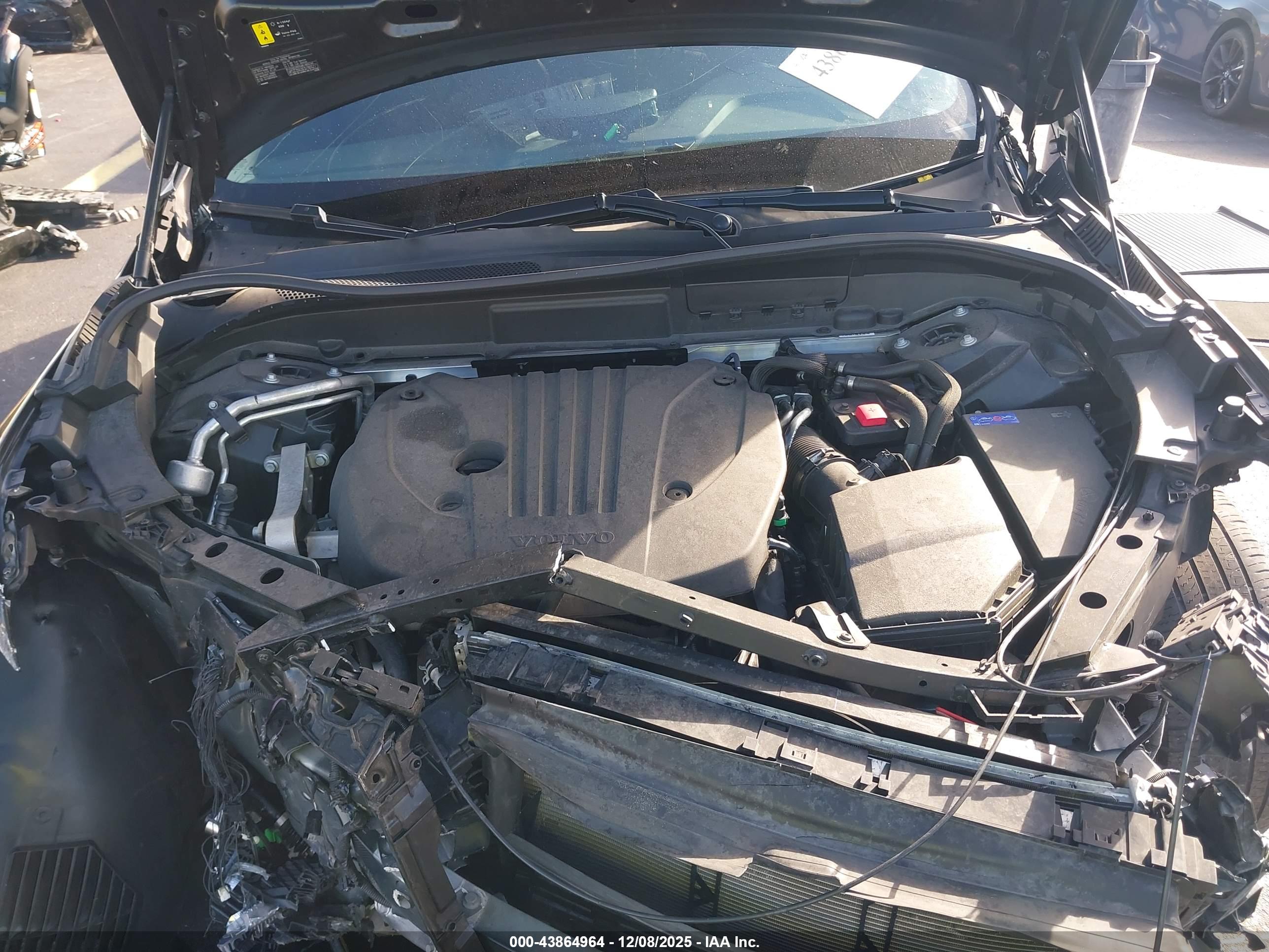 VOLVO XC60 image 10