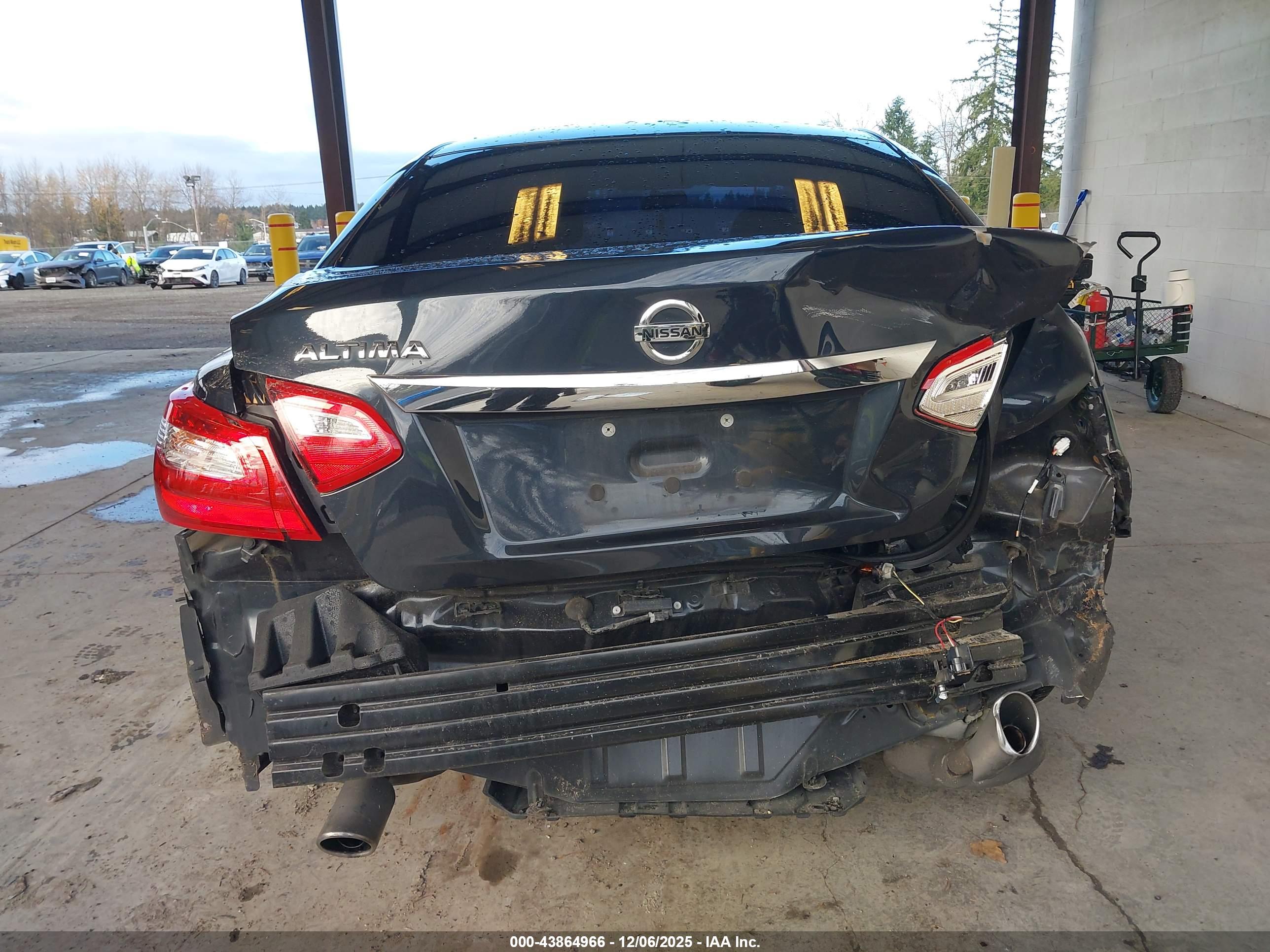 NISSAN ALTIMA image 6