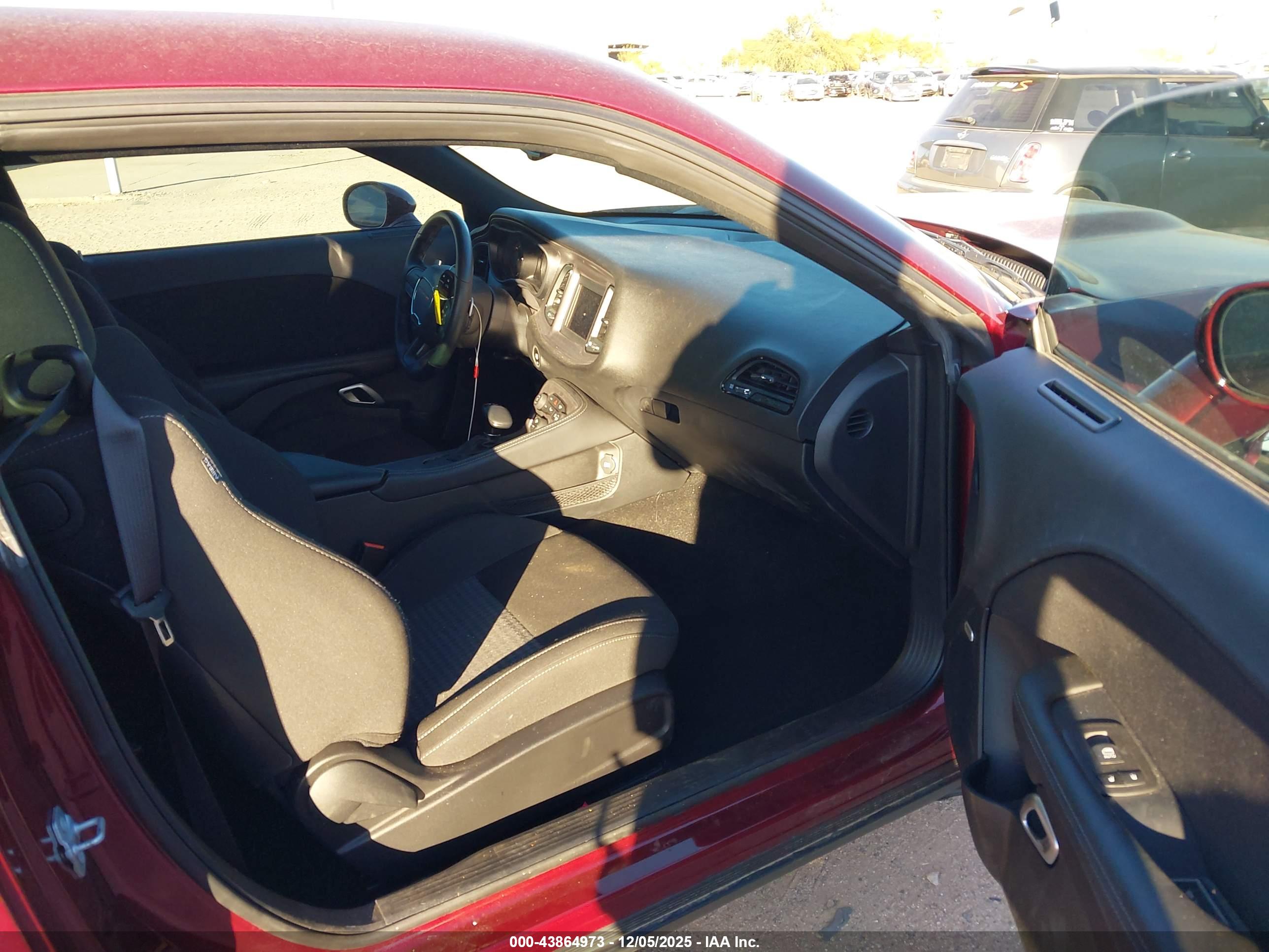 DODGE CHALLENGER image 5
