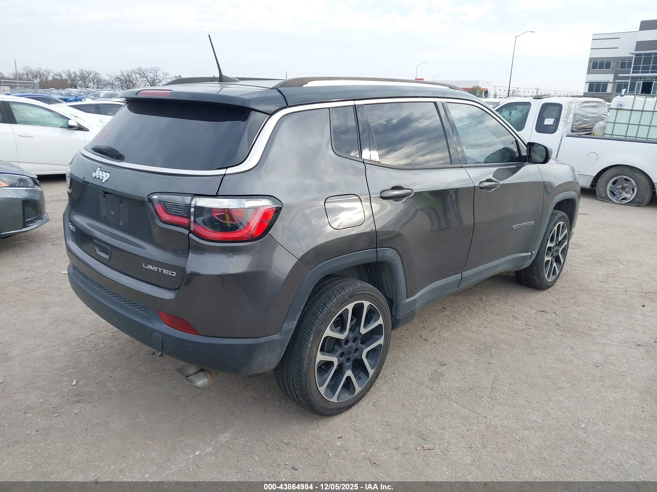 JEEP COMPASS image 4