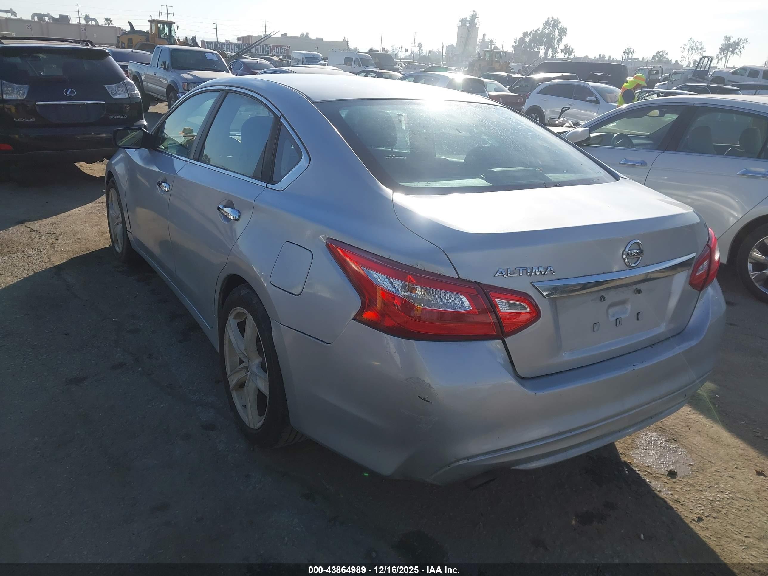 NISSAN ALTIMA image 3
