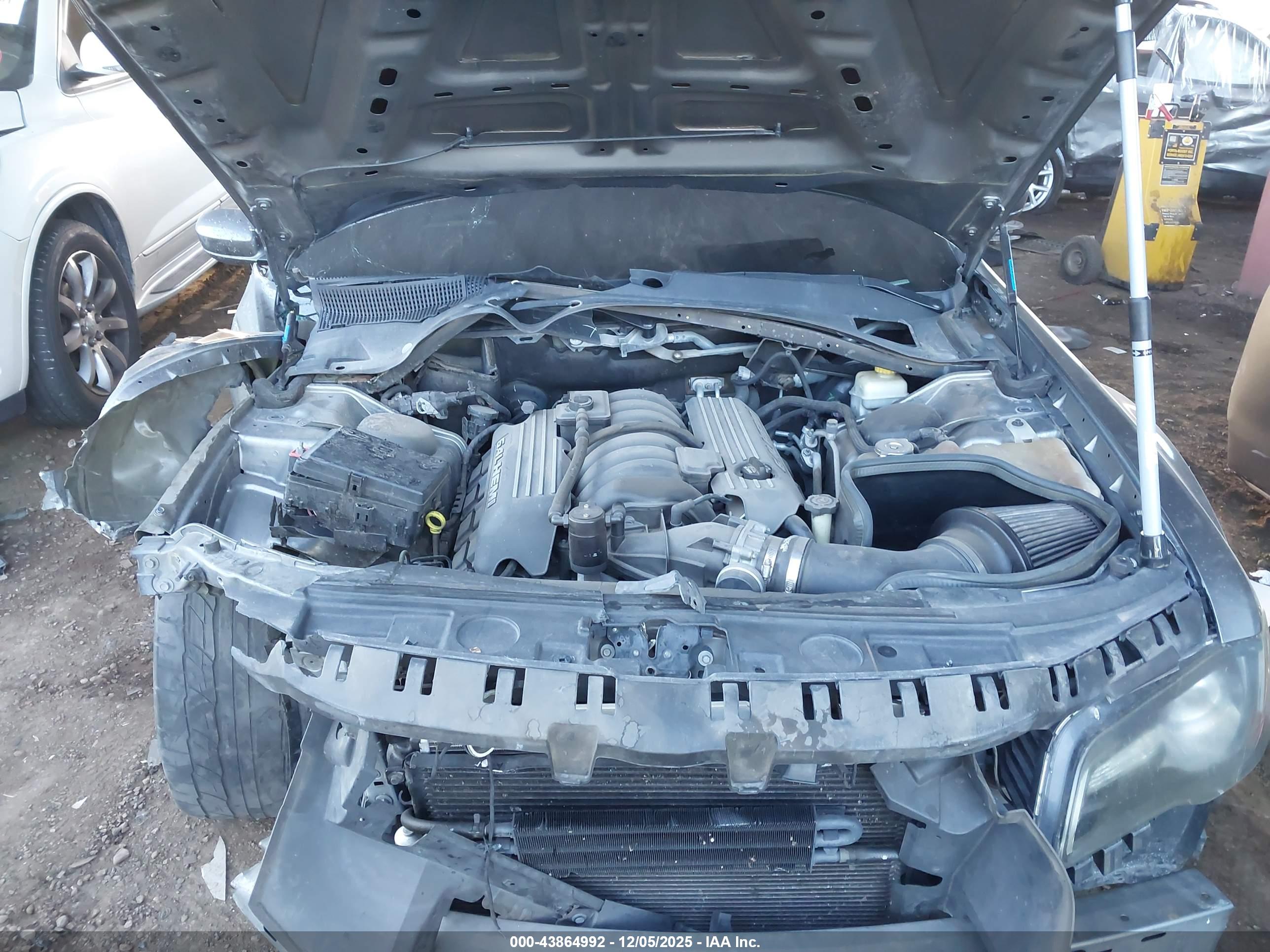 CHRYSLER 300 image 10