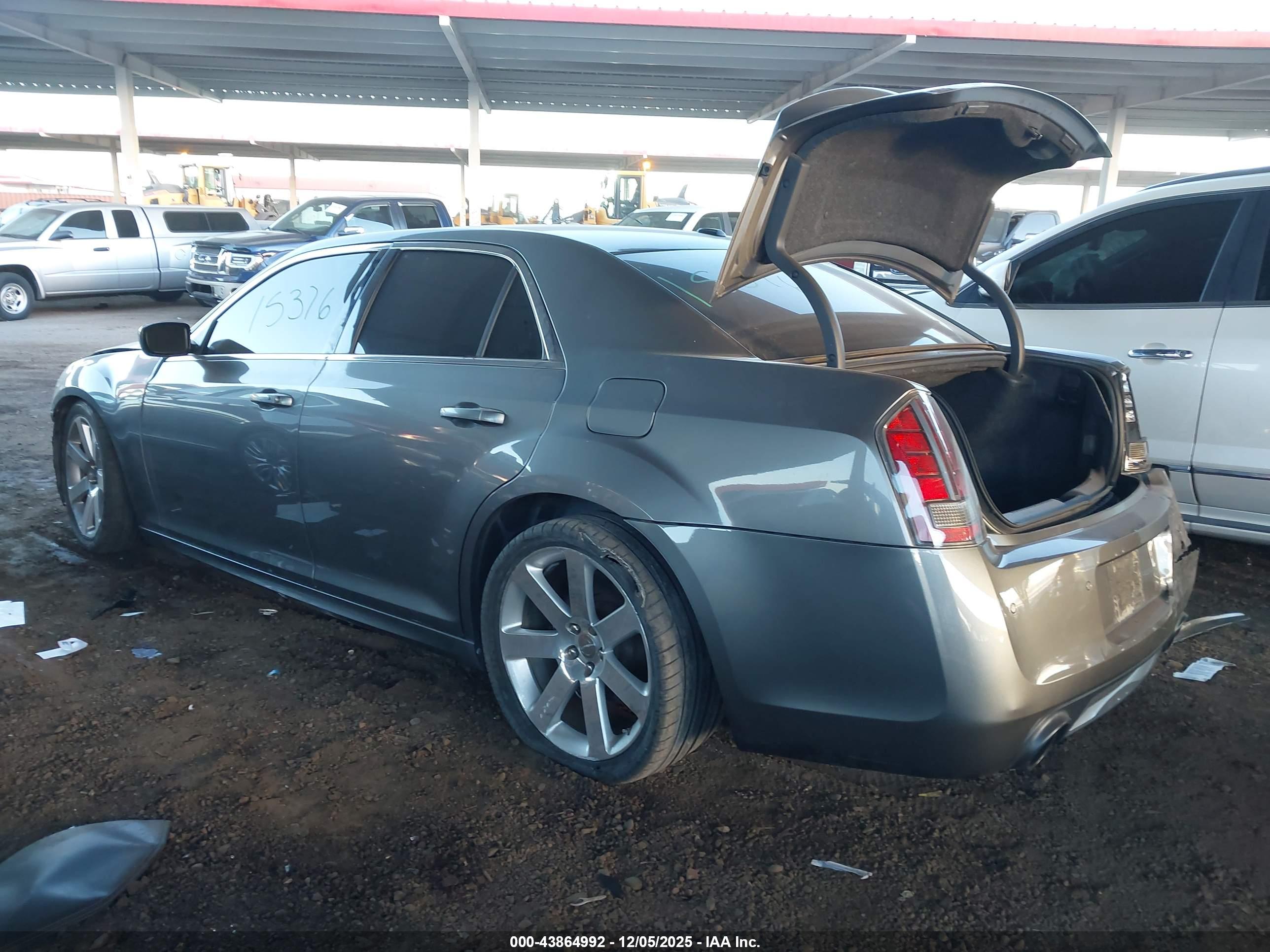 CHRYSLER 300 image 3