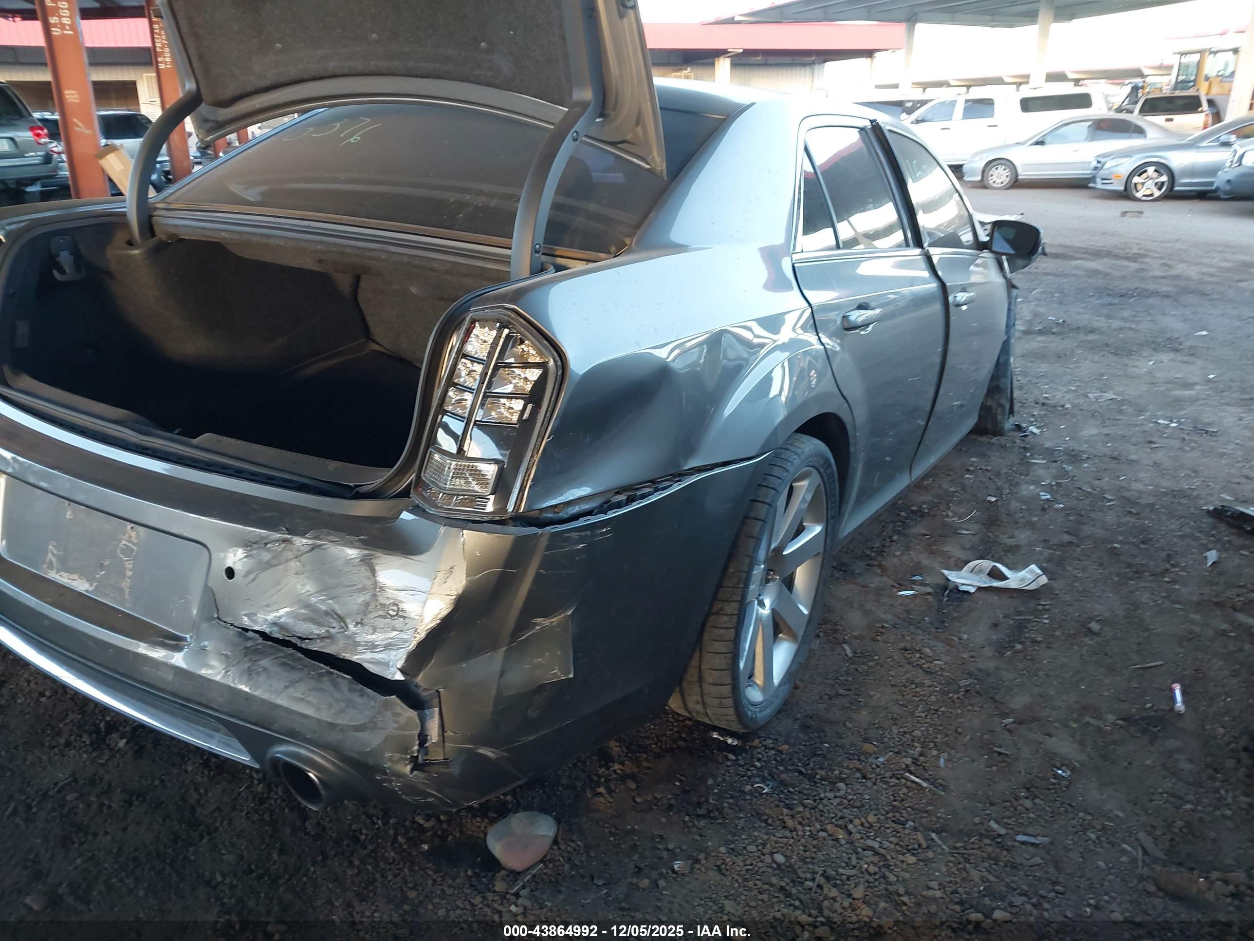 CHRYSLER 300 image 6