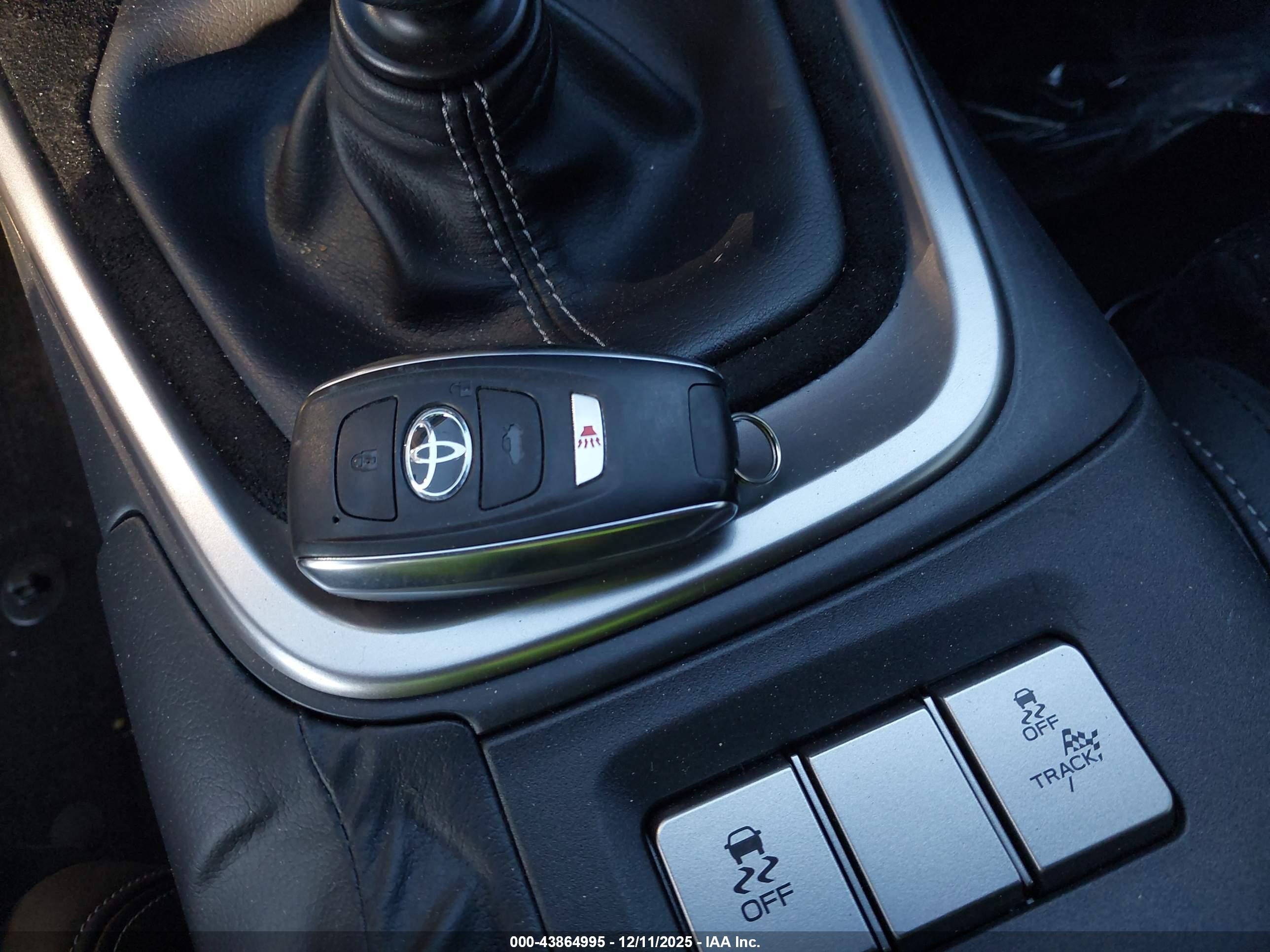TOYOTA GR86 image 11