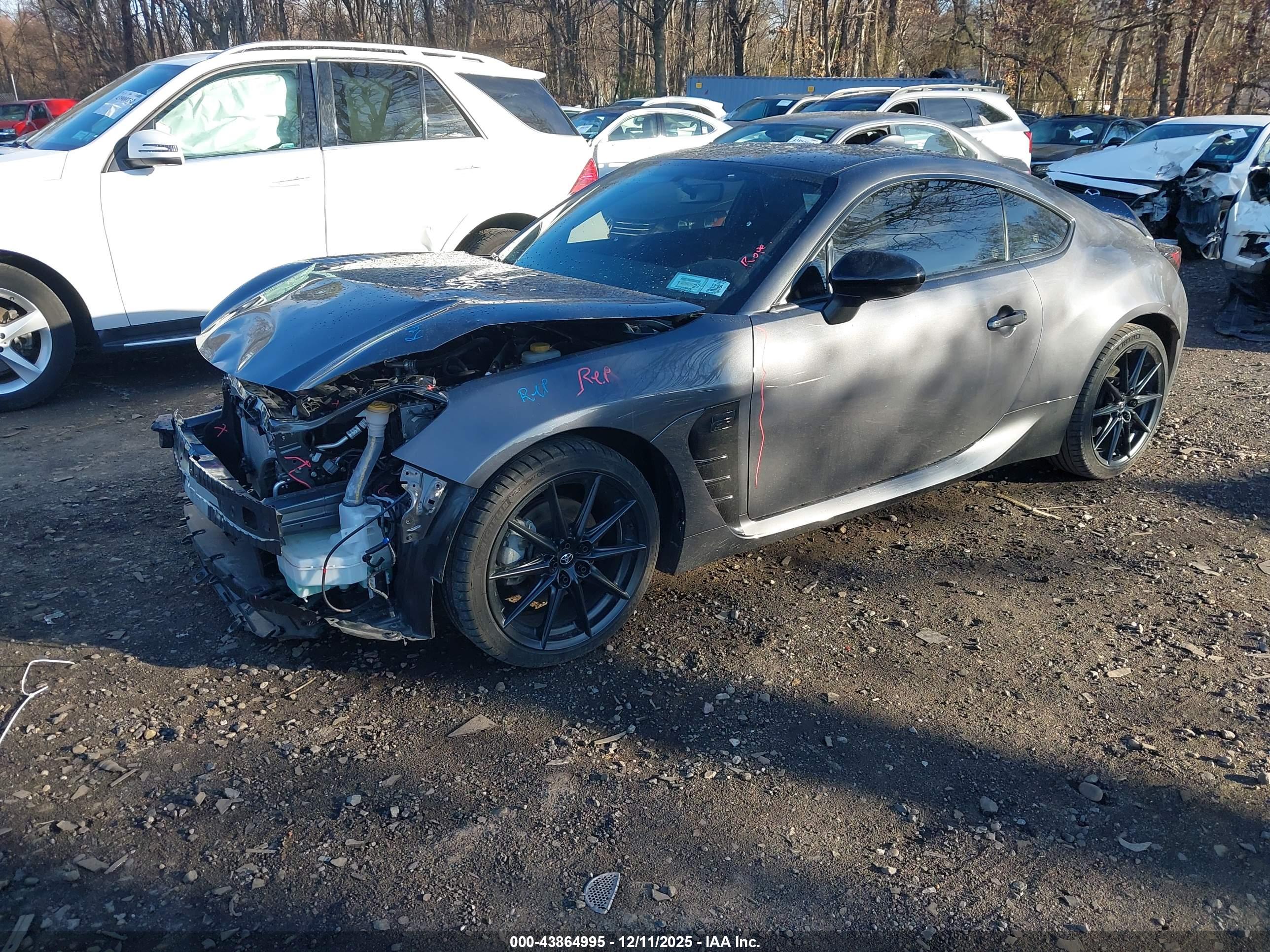TOYOTA GR86 image 2