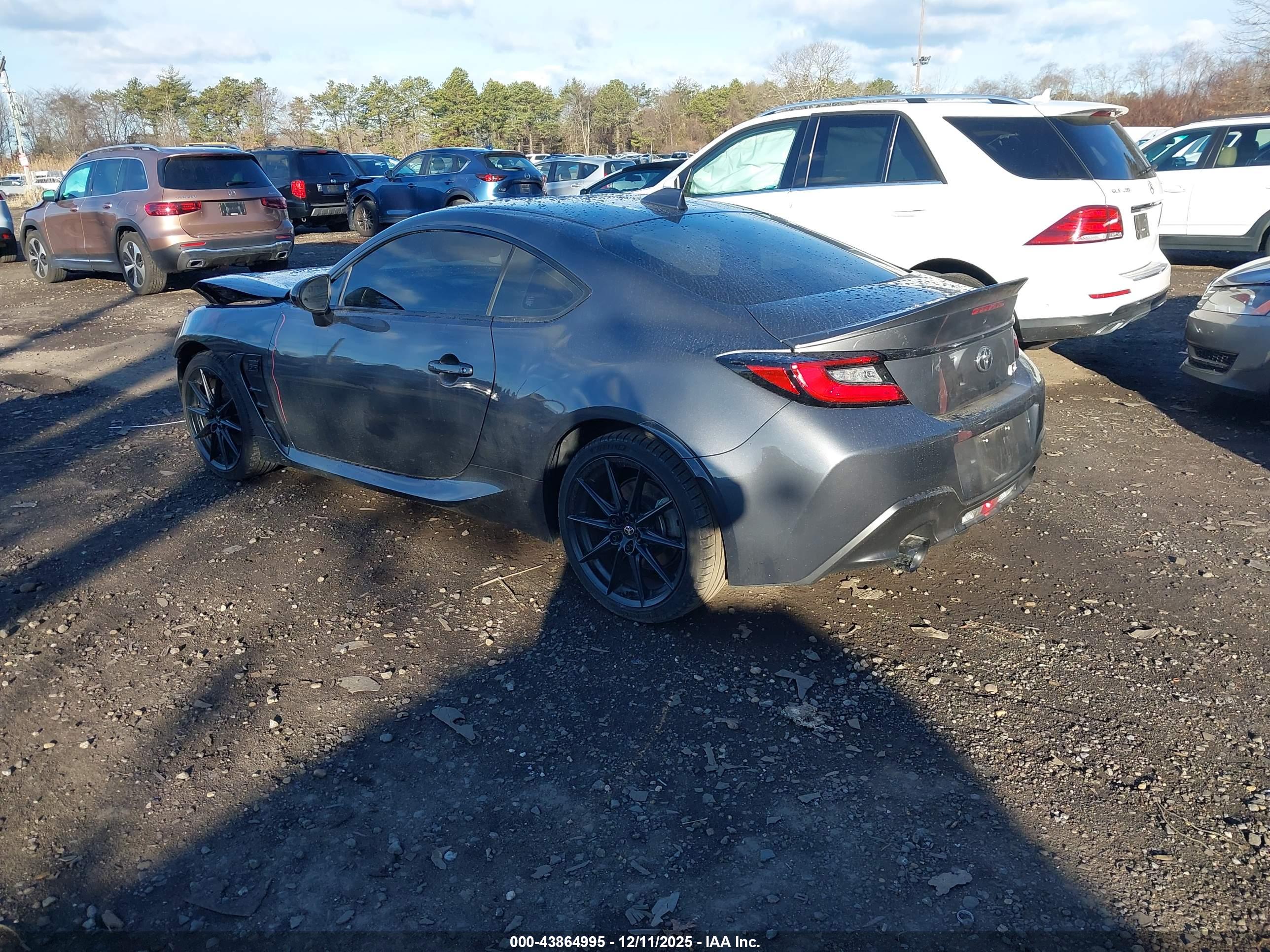 TOYOTA GR86 image 3