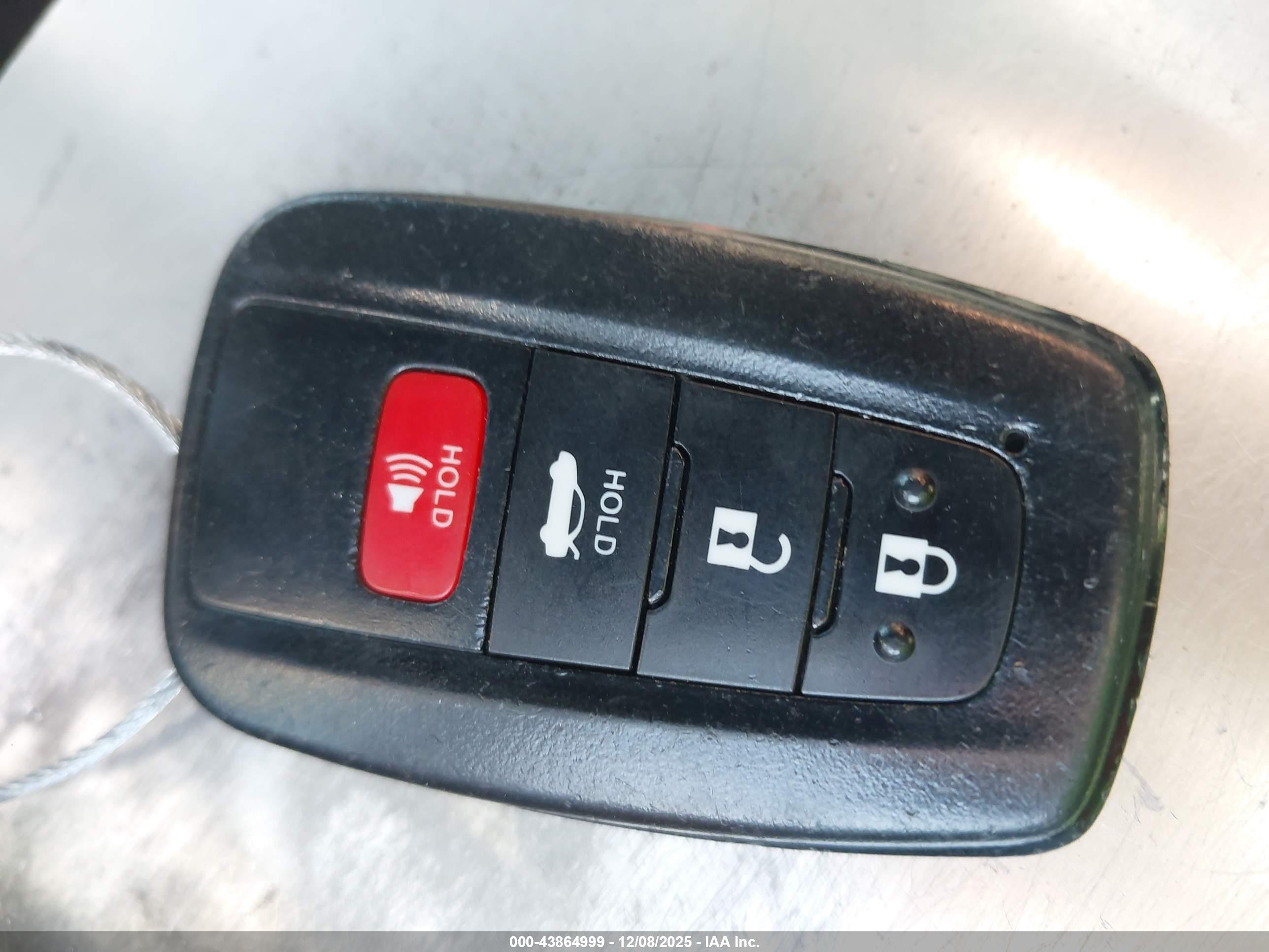 TOYOTA CAMRY image 11