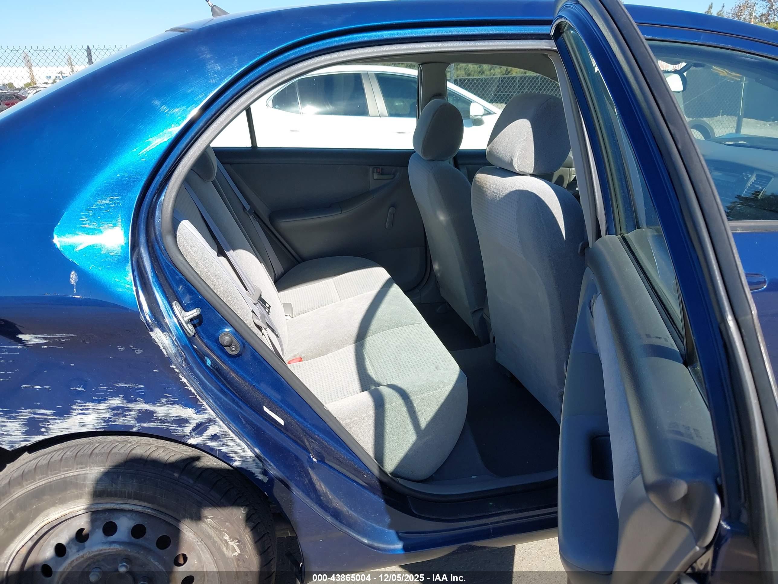 TOYOTA COROLLA image 8