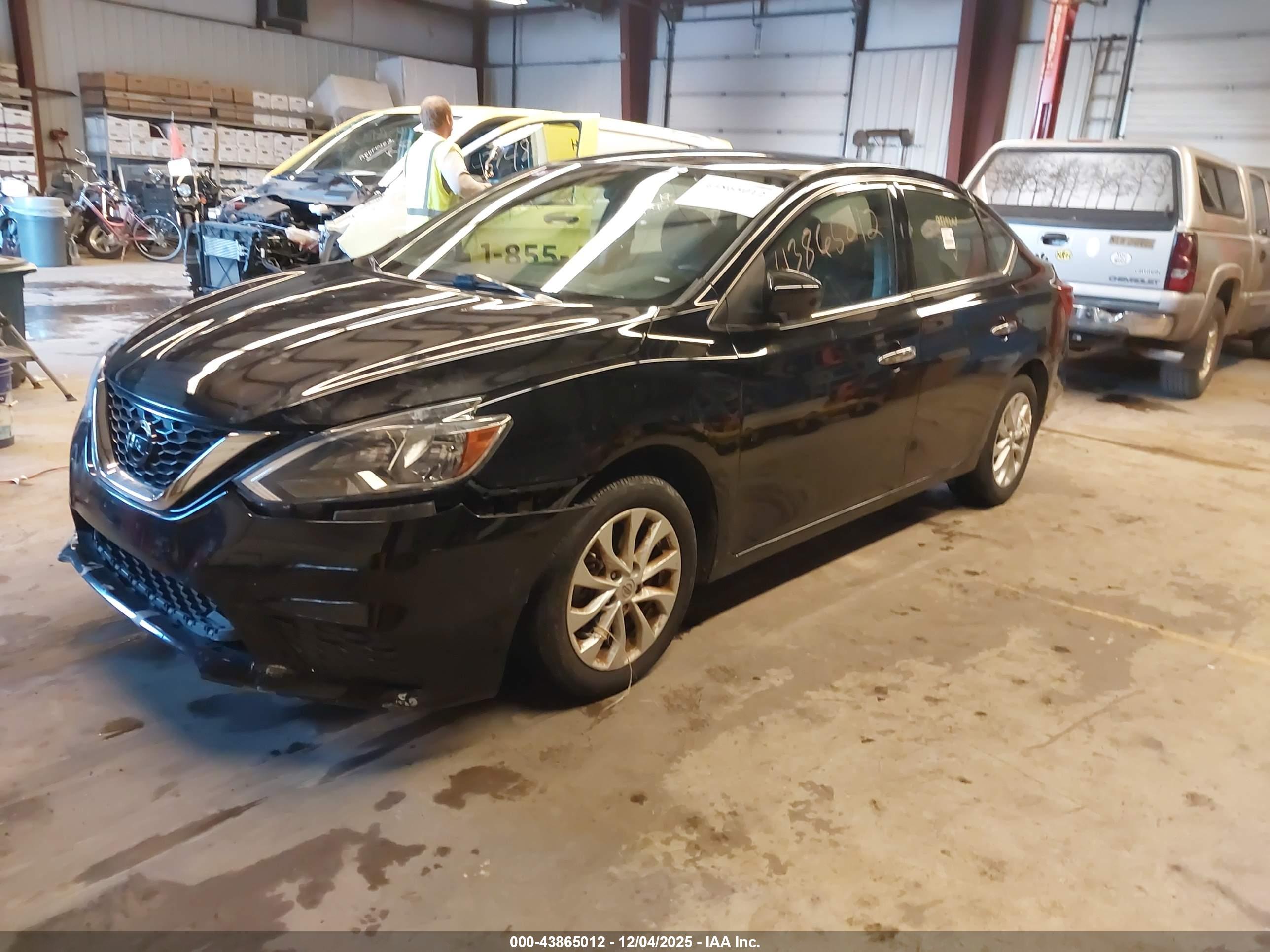 NISSAN SENTRA image 2
