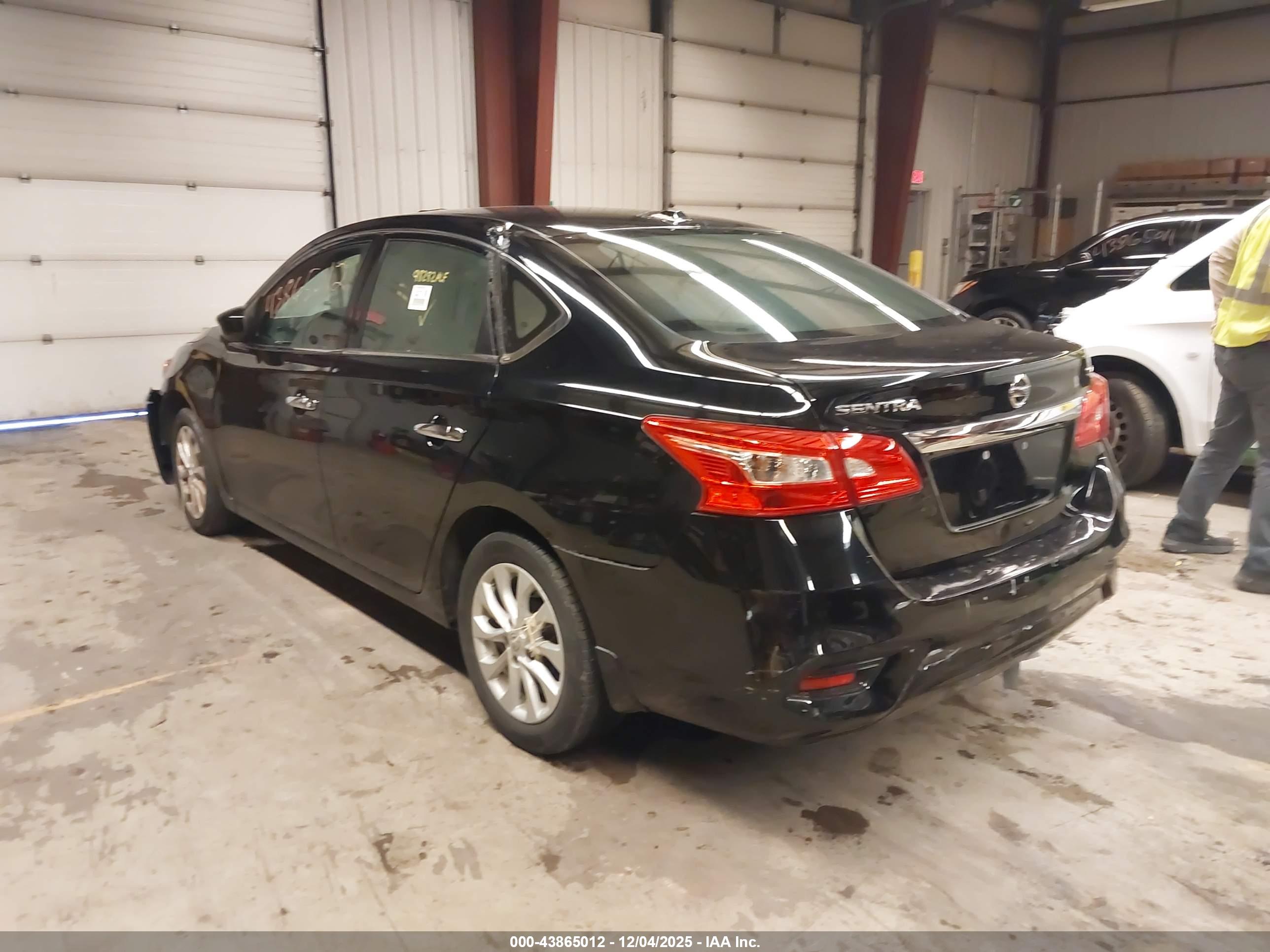 NISSAN SENTRA image 3
