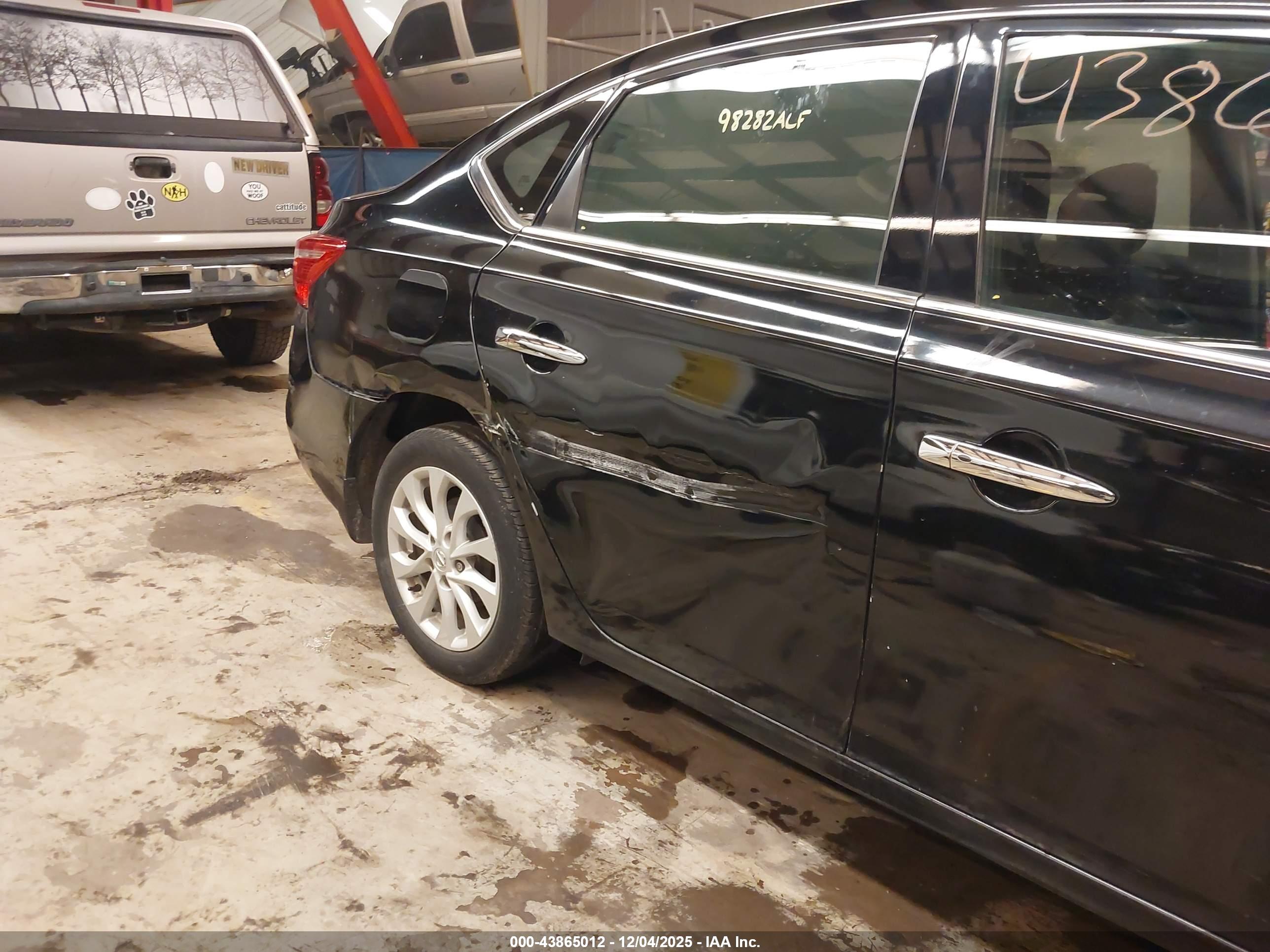 NISSAN SENTRA image 6