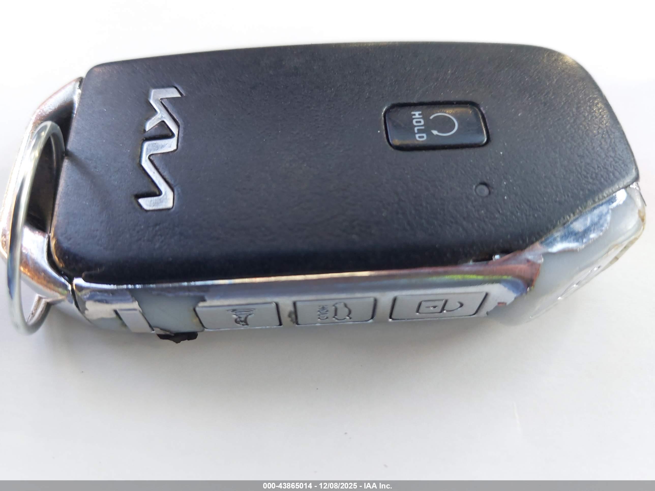 KIA K5 image 11