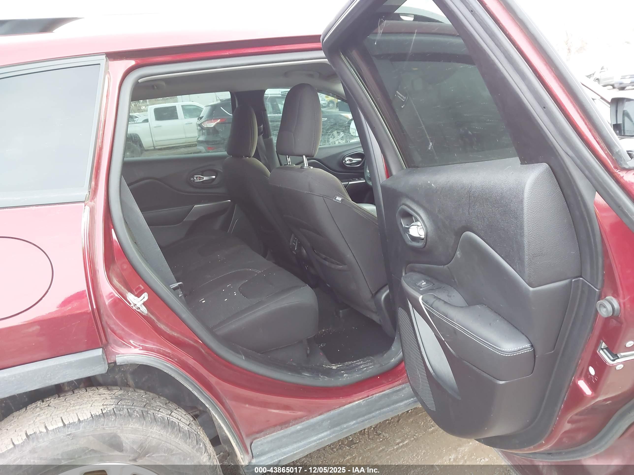 JEEP CHEROKEE image 8