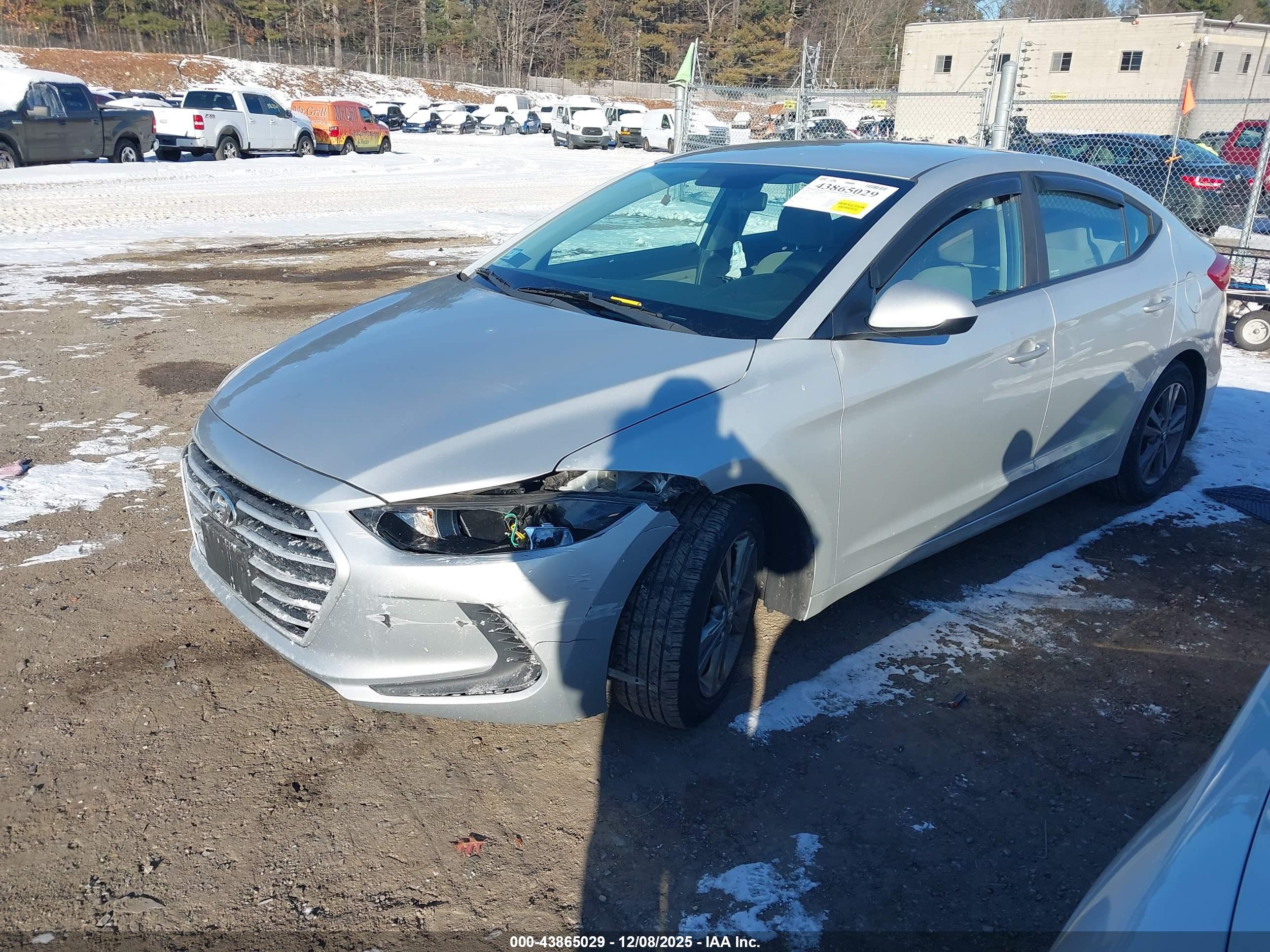 HYUNDAI ELANTRA image 2