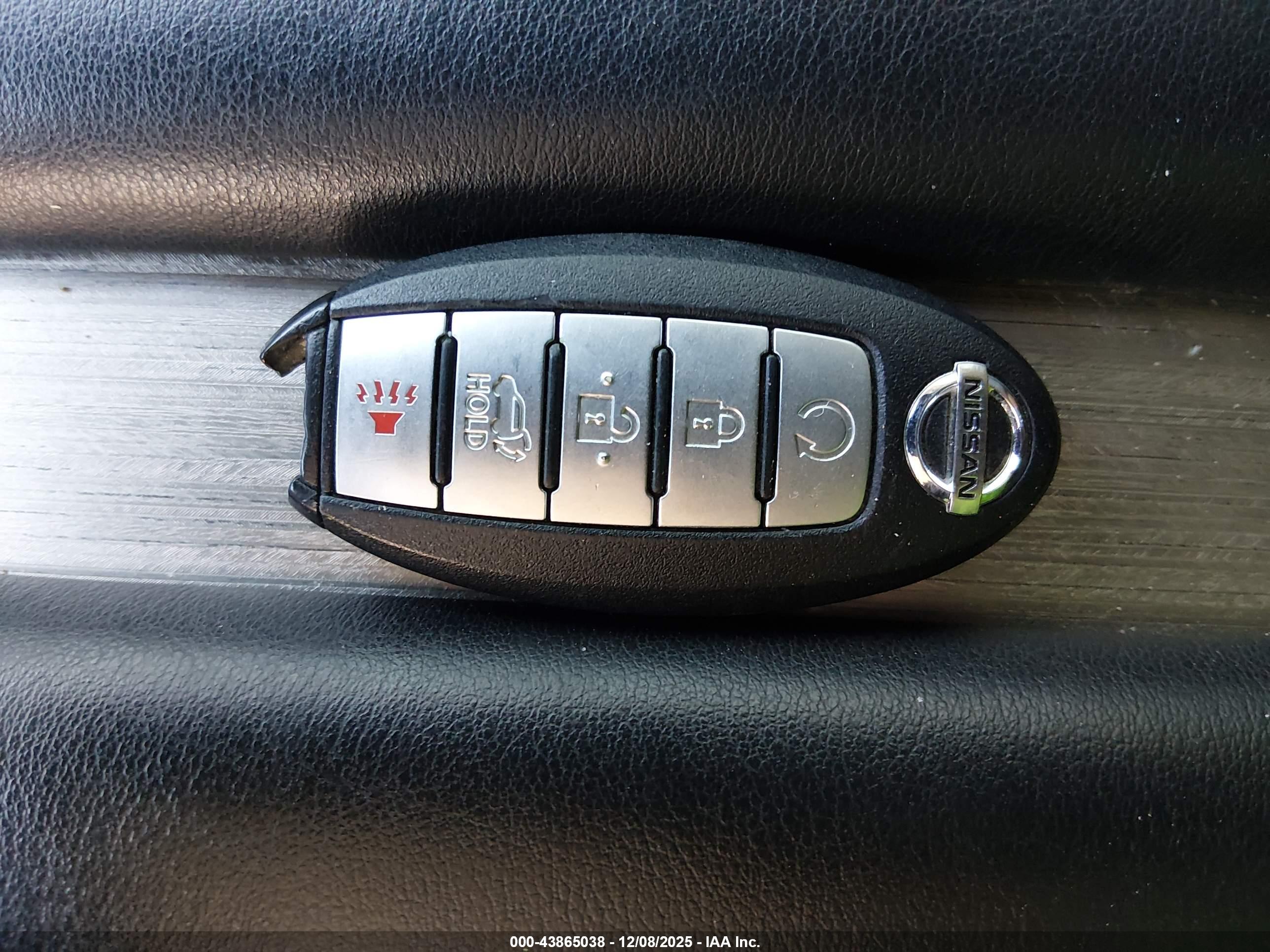 NISSAN MURANO image 11