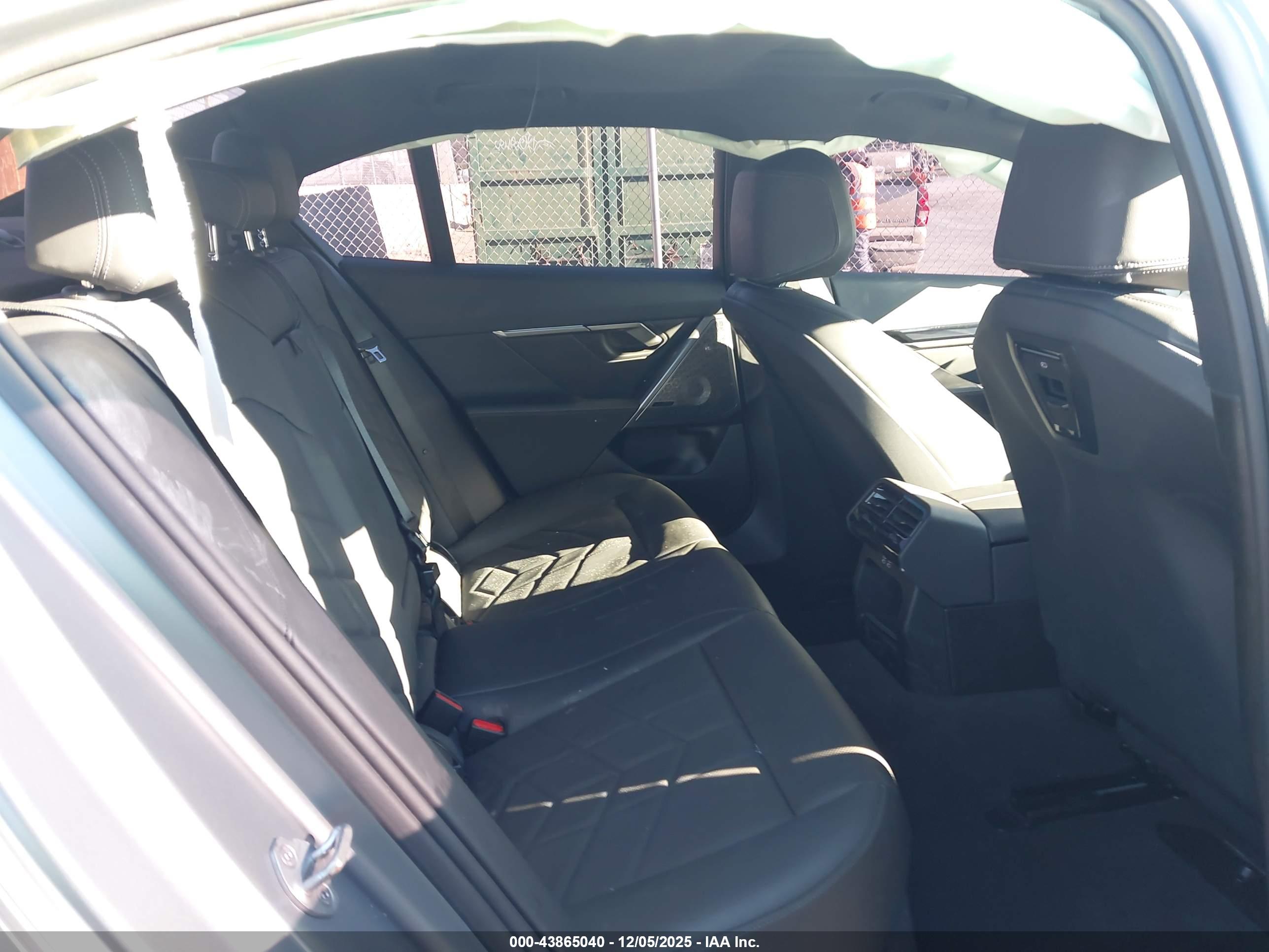 BMW I5 image 8
