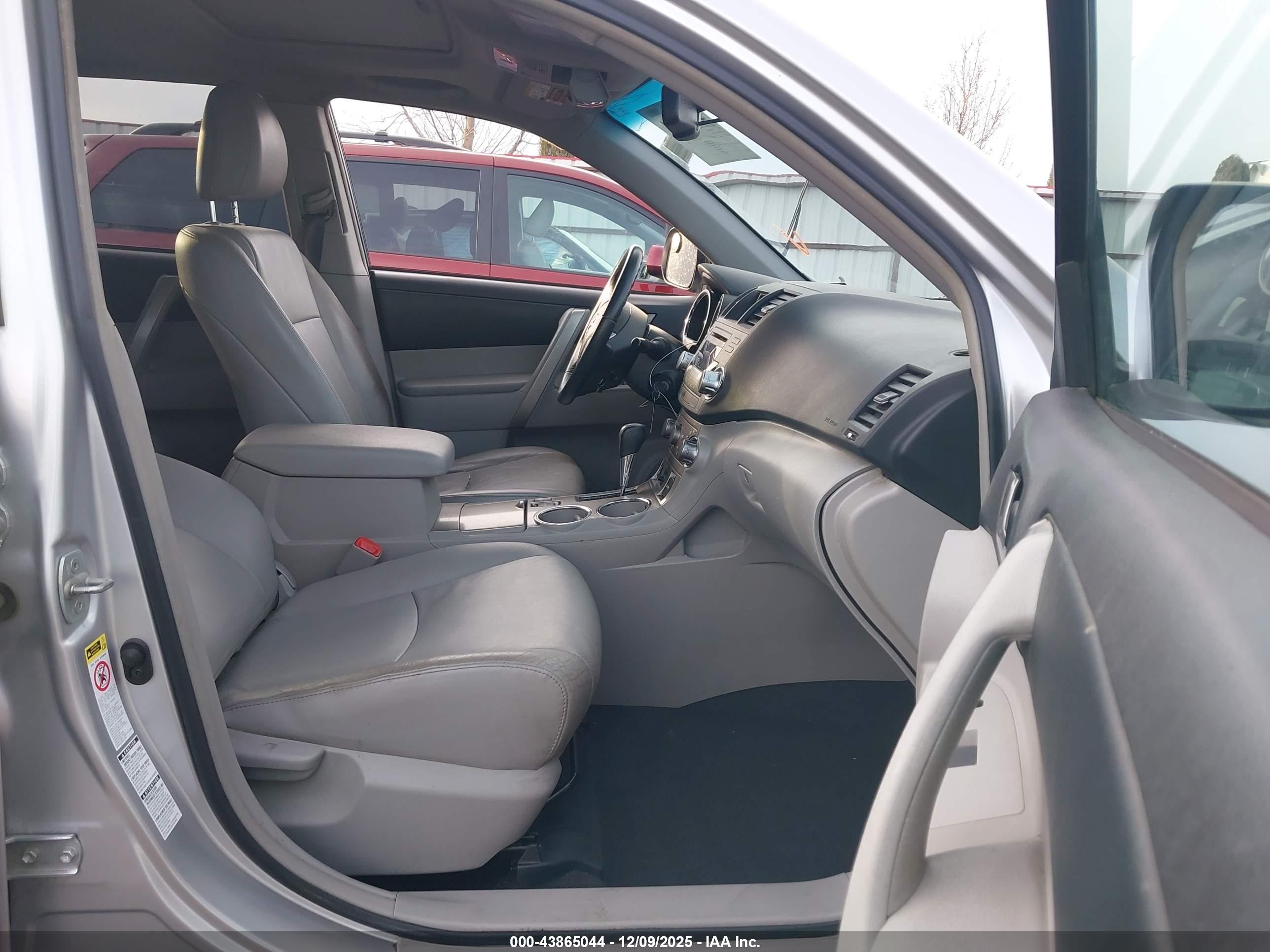 TOYOTA HIGHLANDER image 5