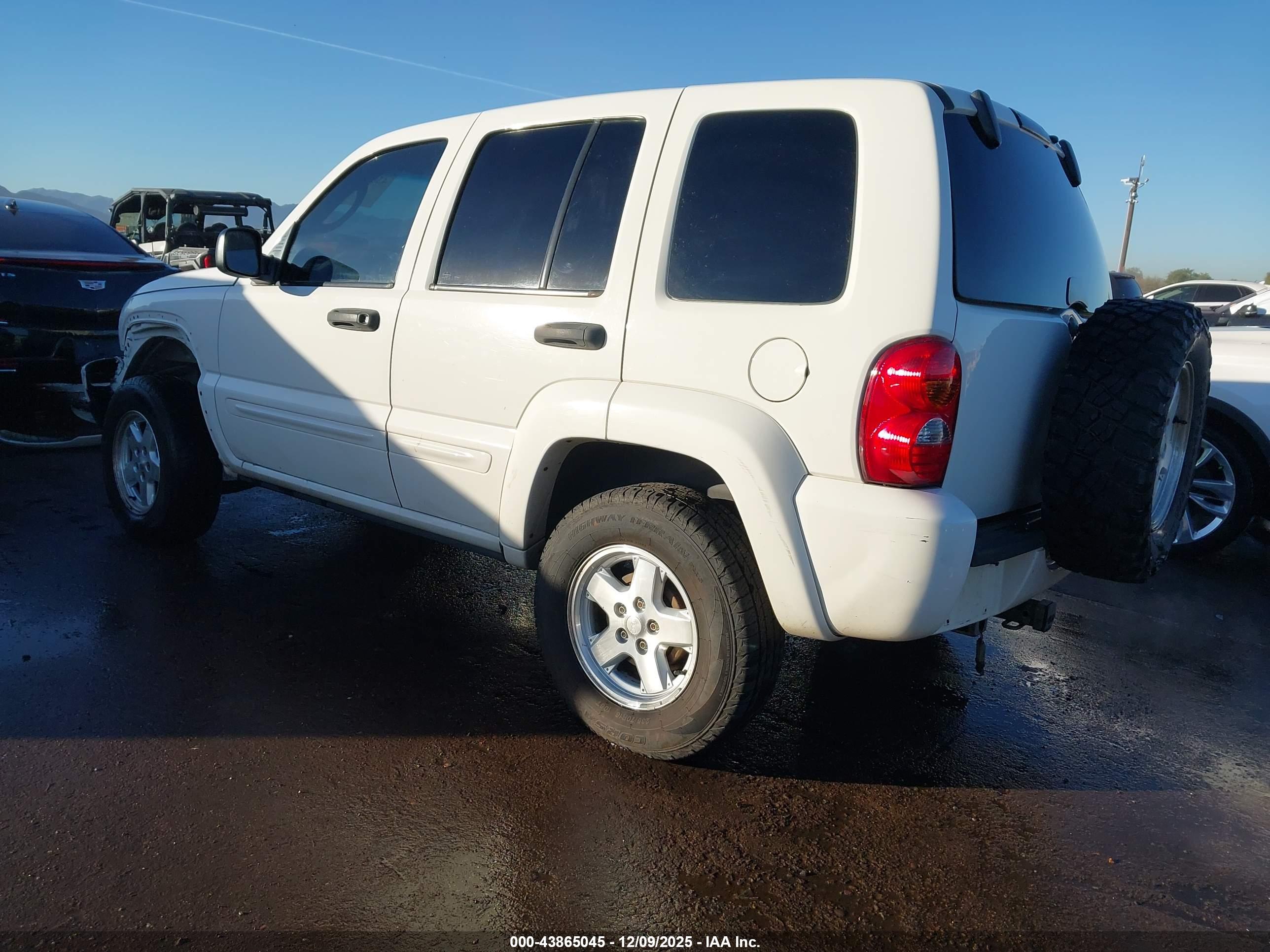 JEEP LIBERTY image 3