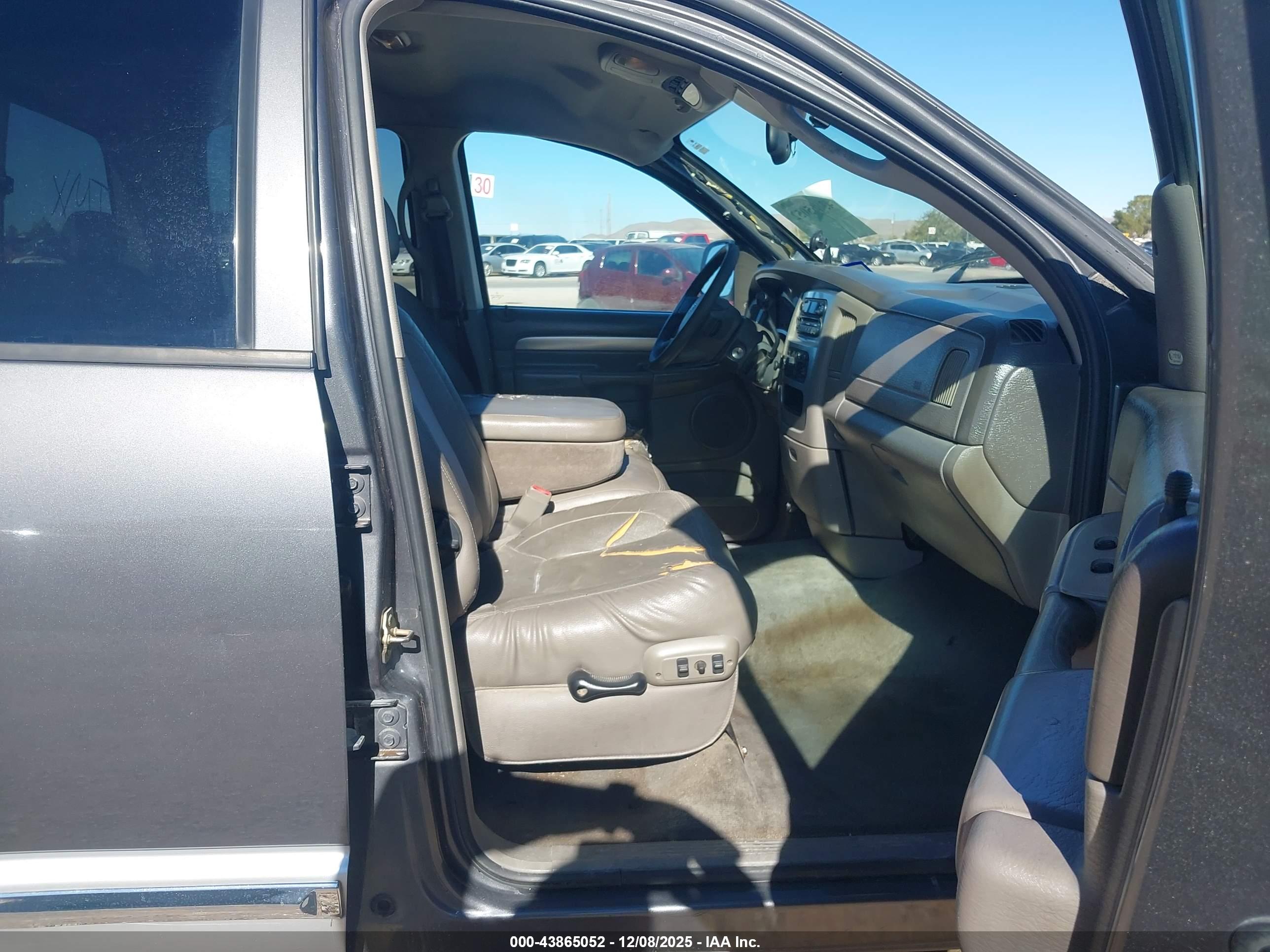 DODGE RAM image 5