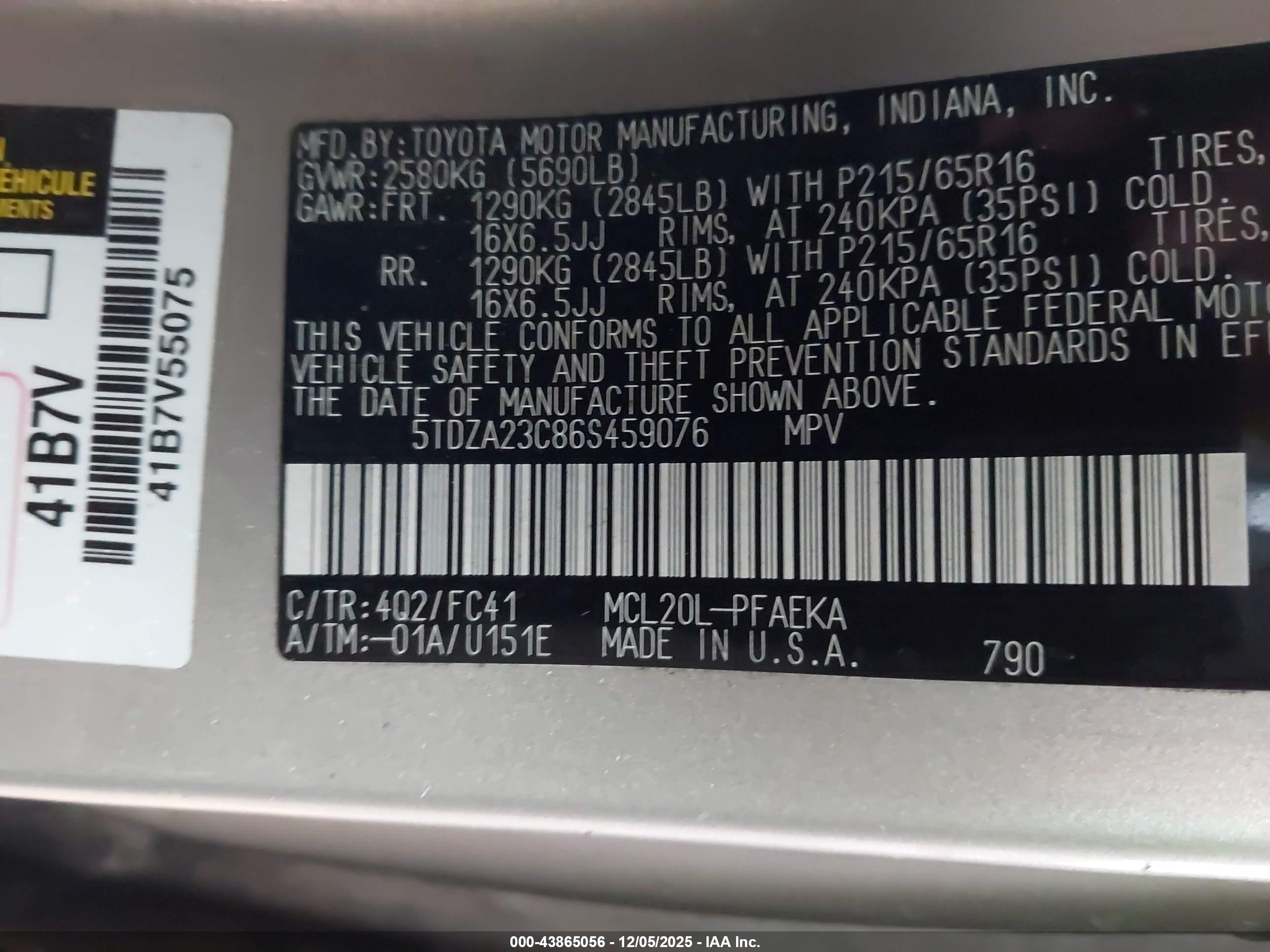 TOYOTA SIENNA image 9