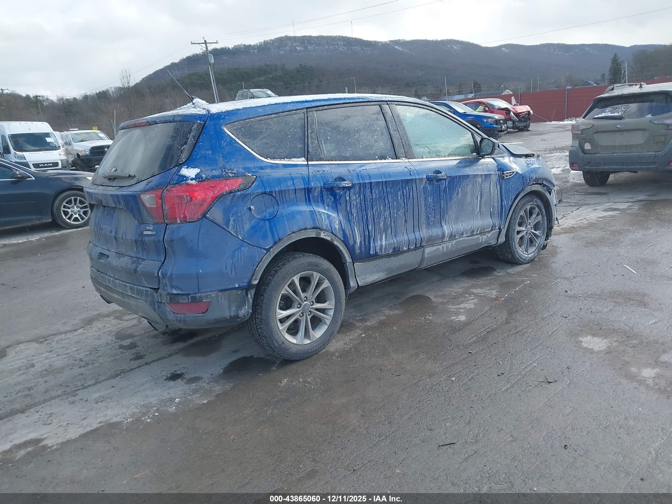FORD ESCAPE image 4