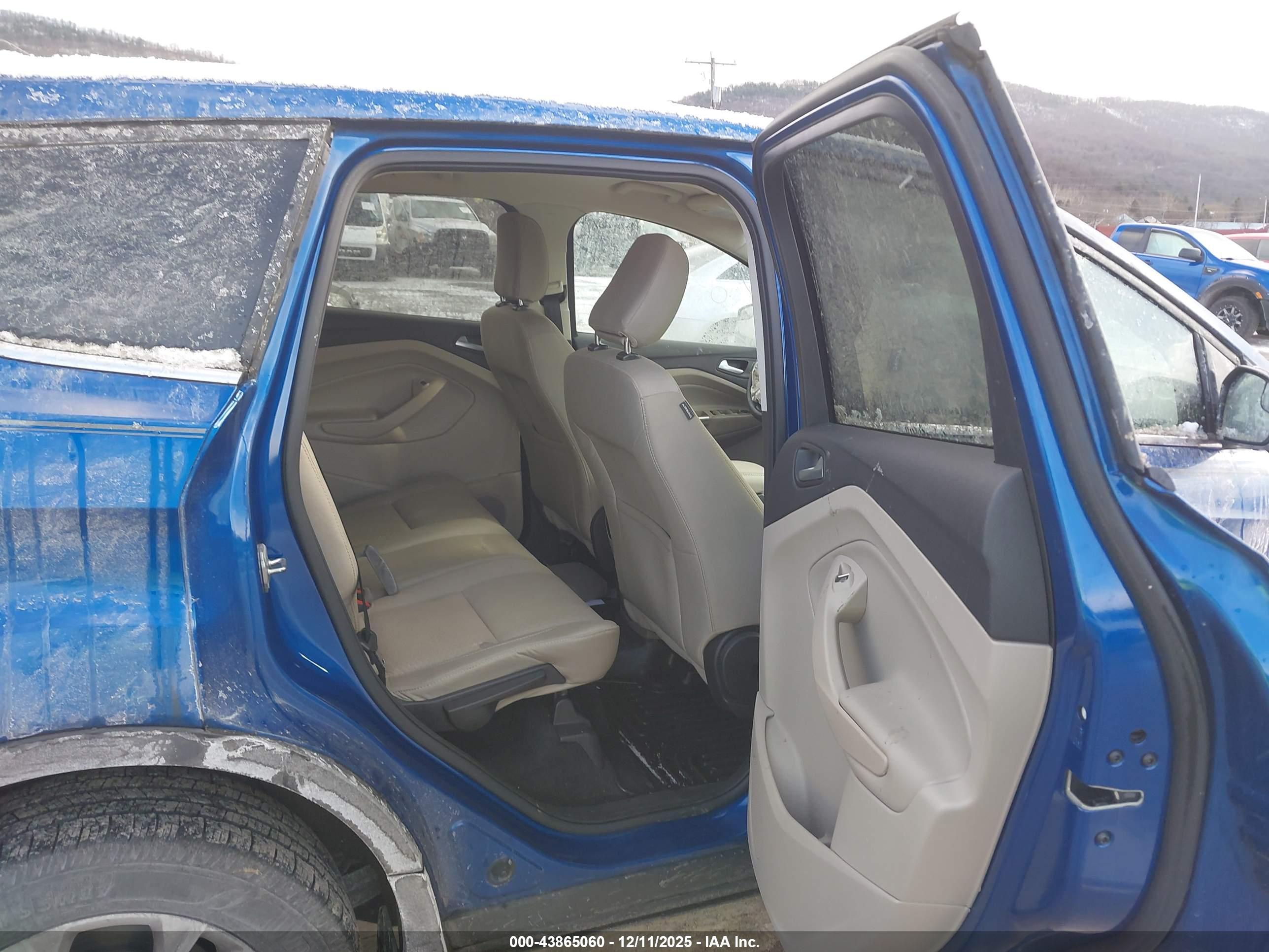FORD ESCAPE image 8