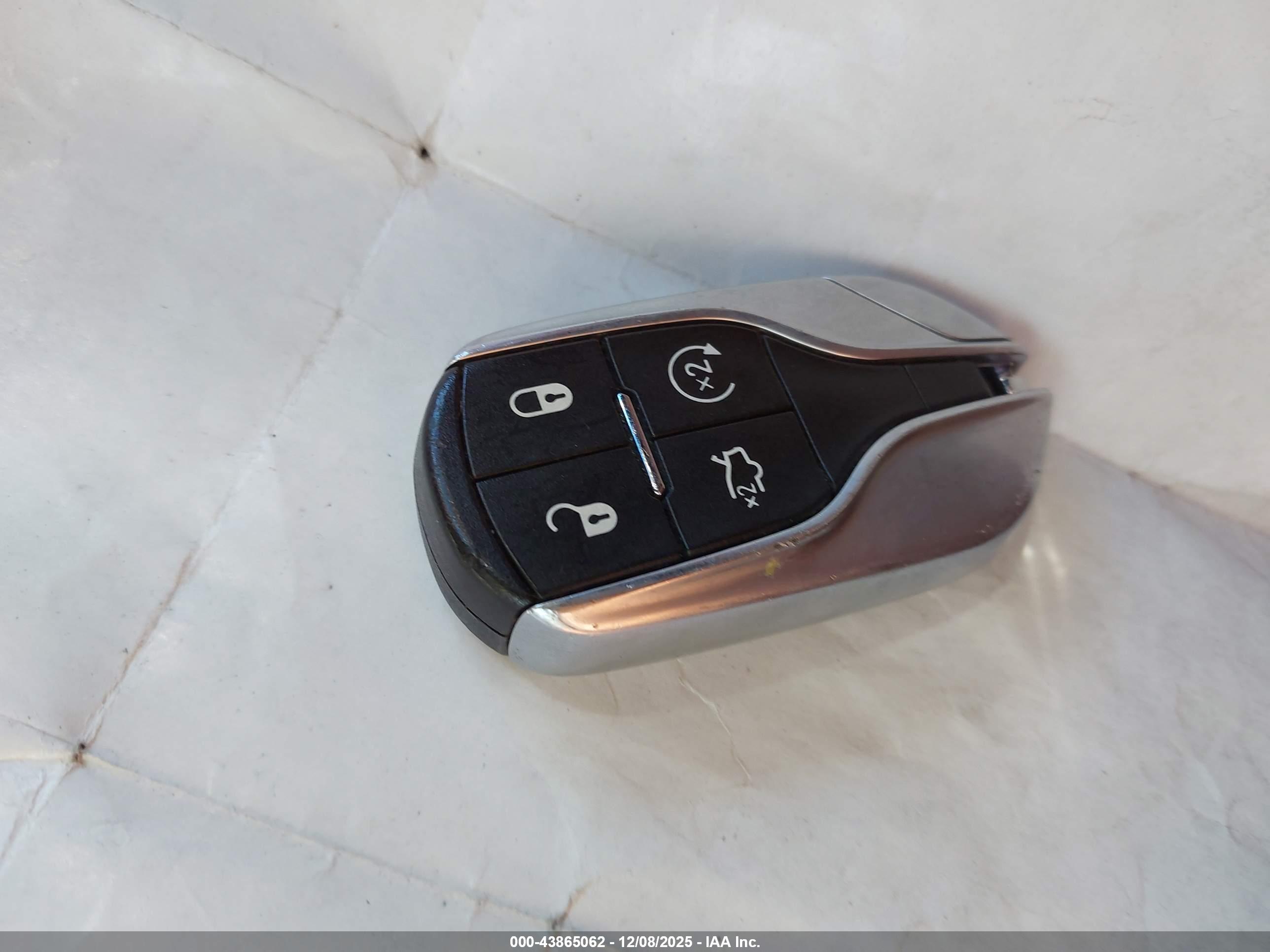 MASERATI LEVANTE image 11