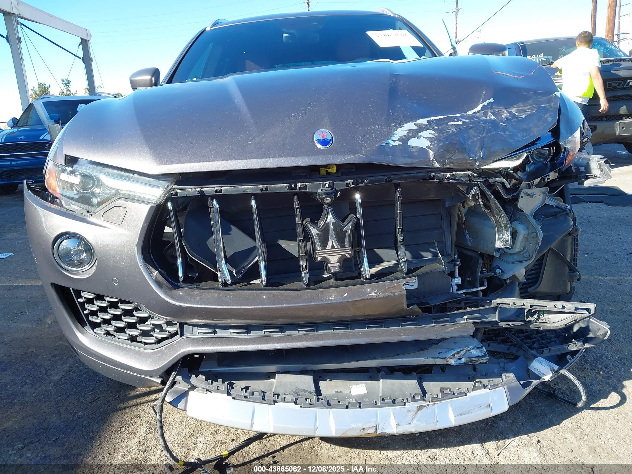 MASERATI LEVANTE image 6