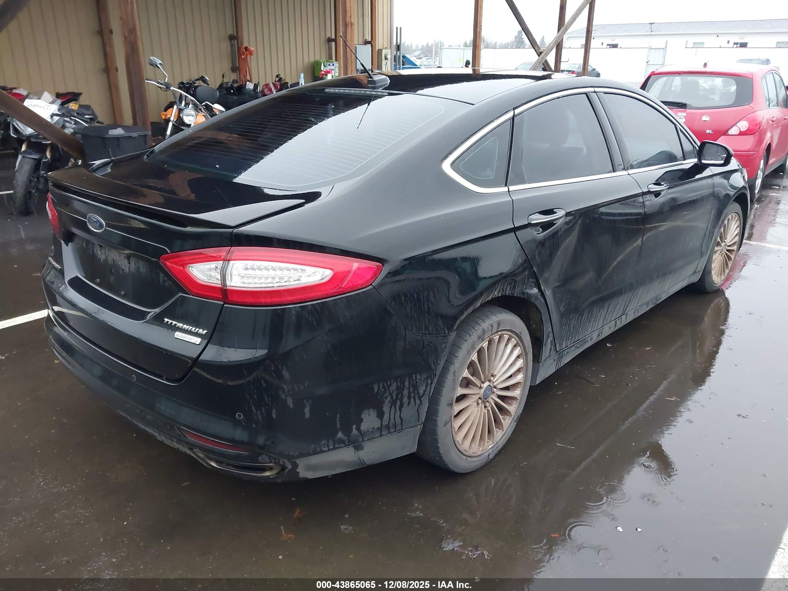 FORD FUSION image 4