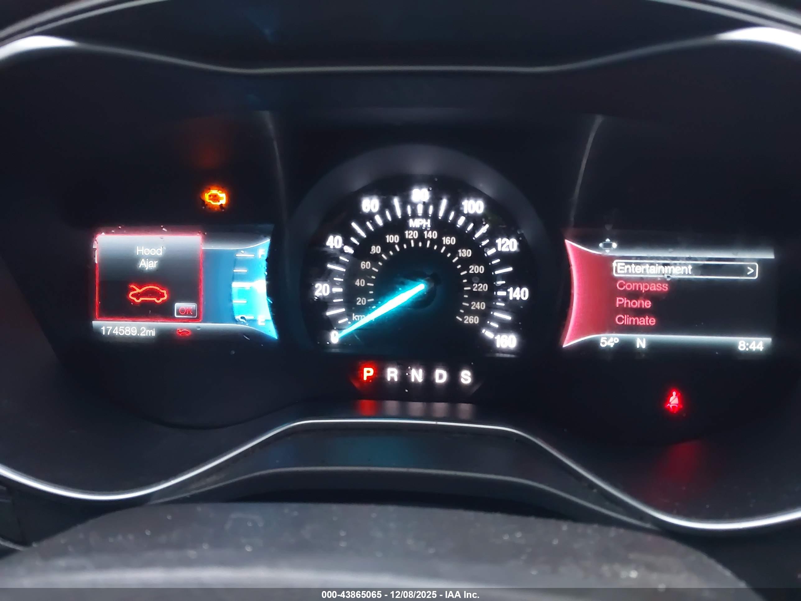 FORD FUSION image 7