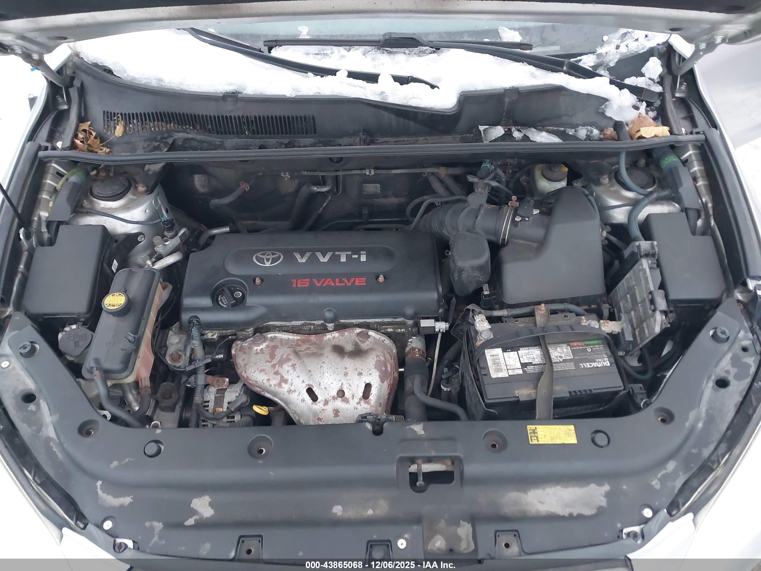 TOYOTA RAV4 image 10