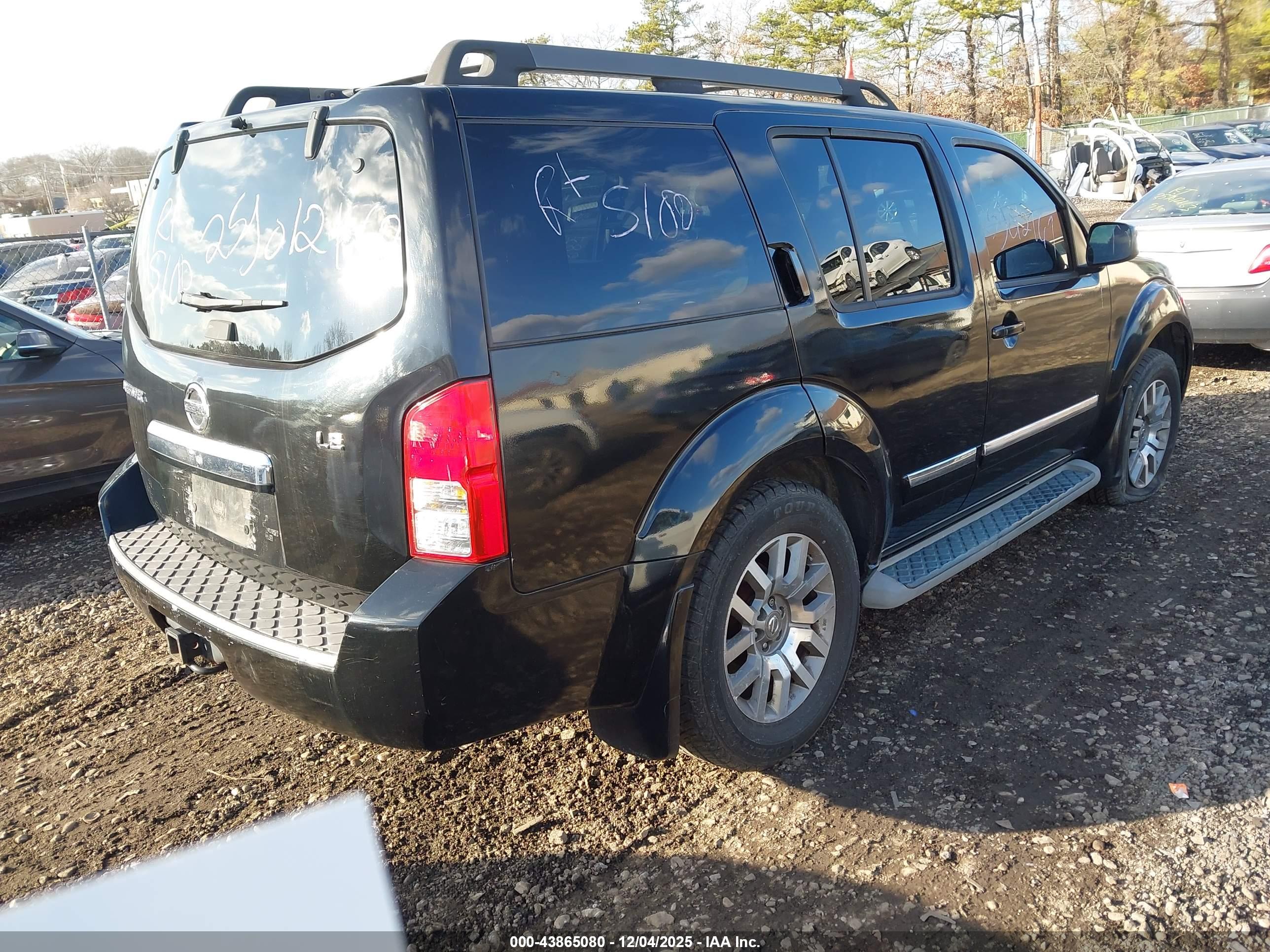 NISSAN PATHFINDER image 4